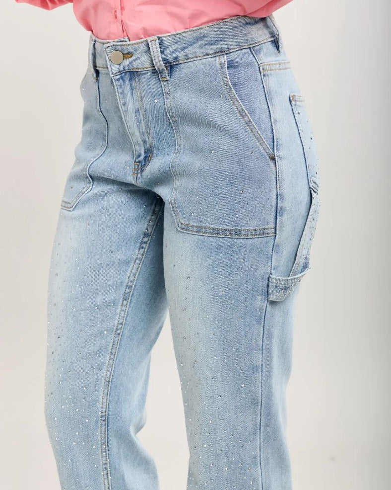 Toxik mom fit jeans dames lichtblauw met strassteentjes en cargo zakken - detail