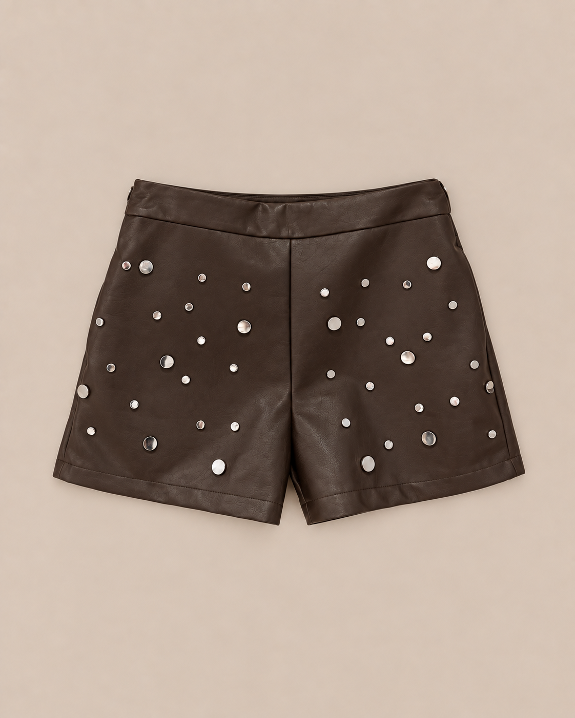 Leatherlook short met studs Noa Donkerbruin