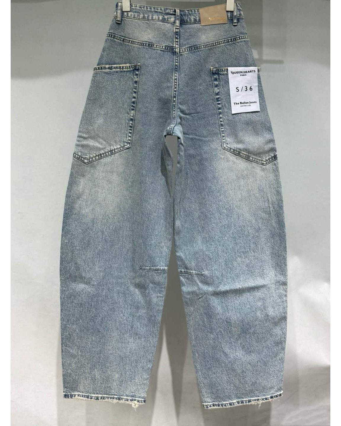 Balloon jeans dames met zijzakken Queen Hearts loose fit - achterkant