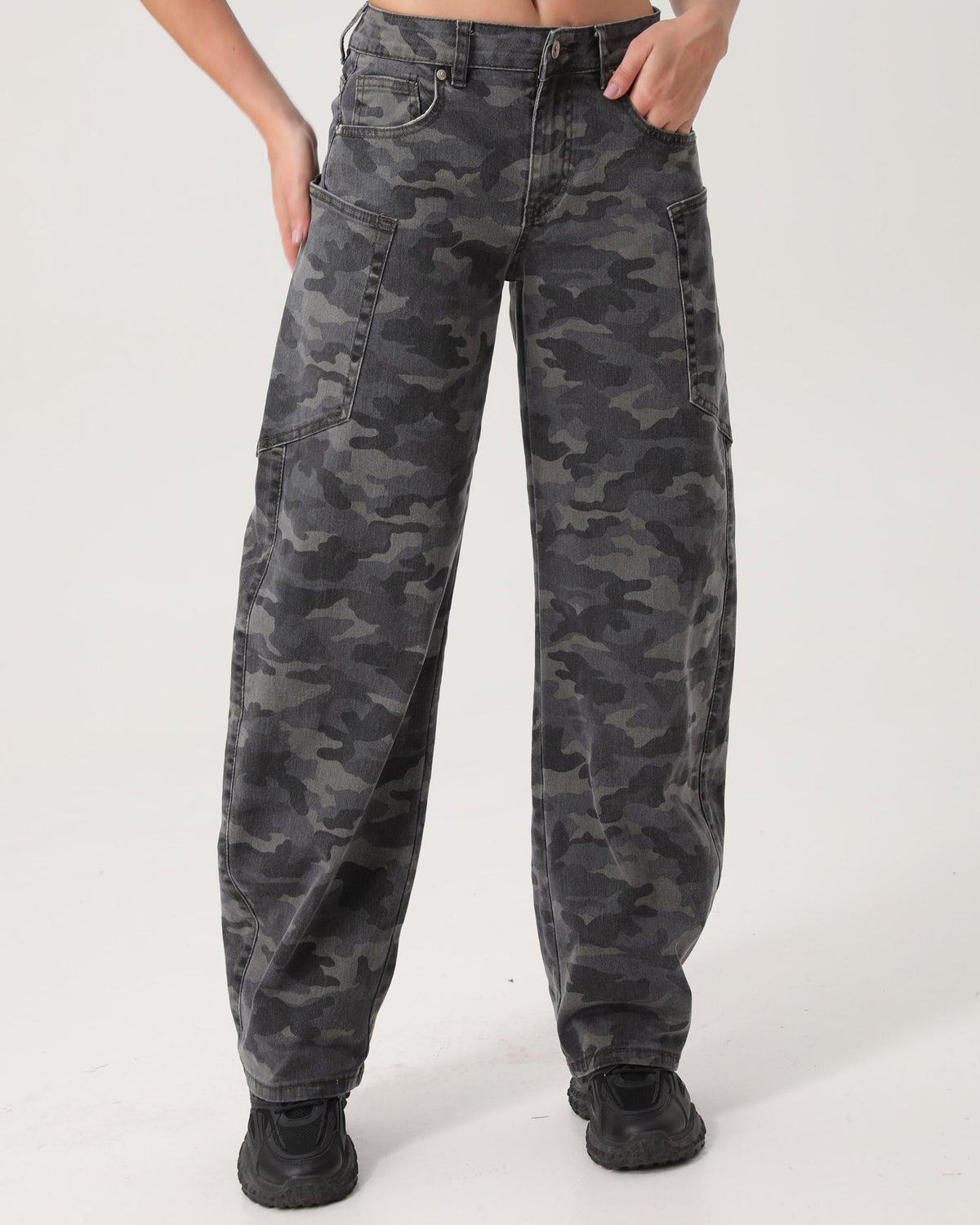 SeeSee Paris | Barrel jeans met zijzakken Luce Army