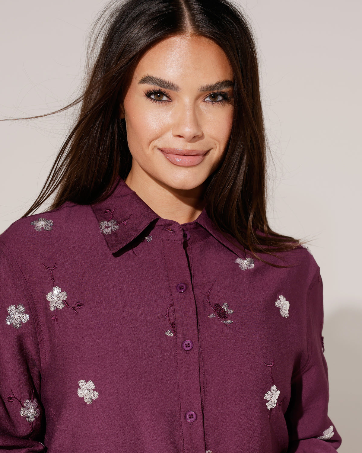 Blouse met bloemen van pailletten Ansh Paars