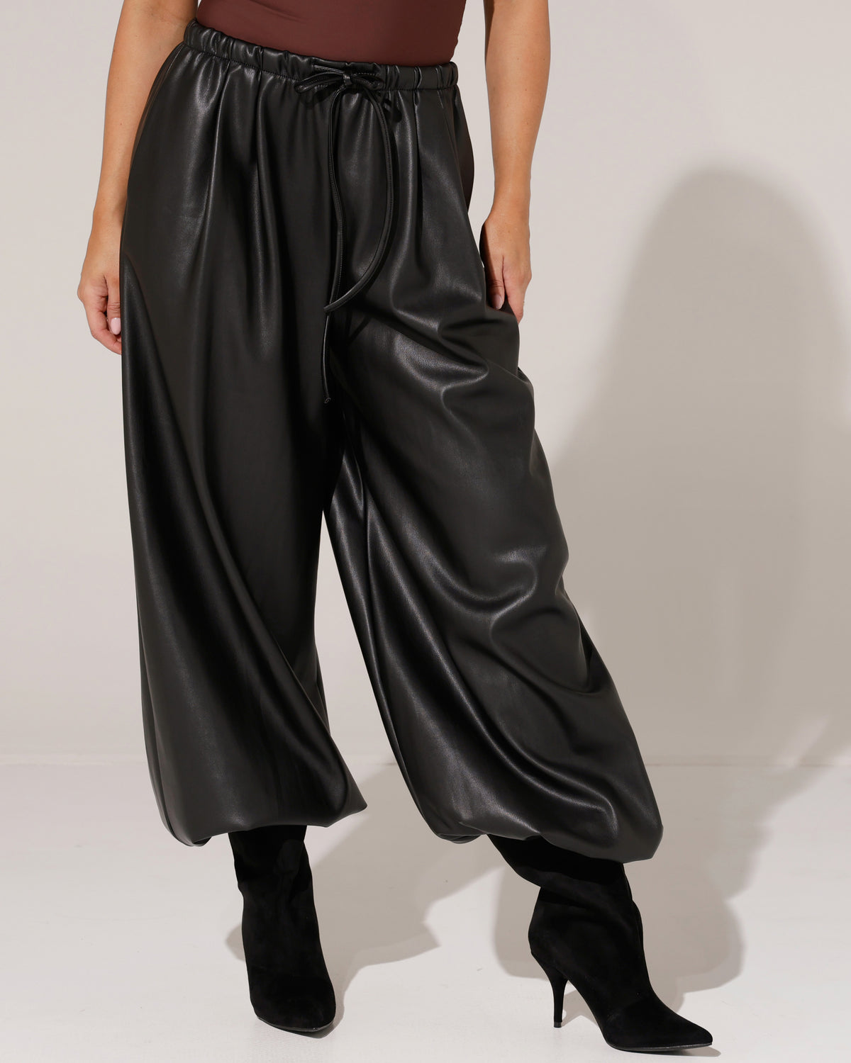 Leatherlook ballon broek Renske Zwart