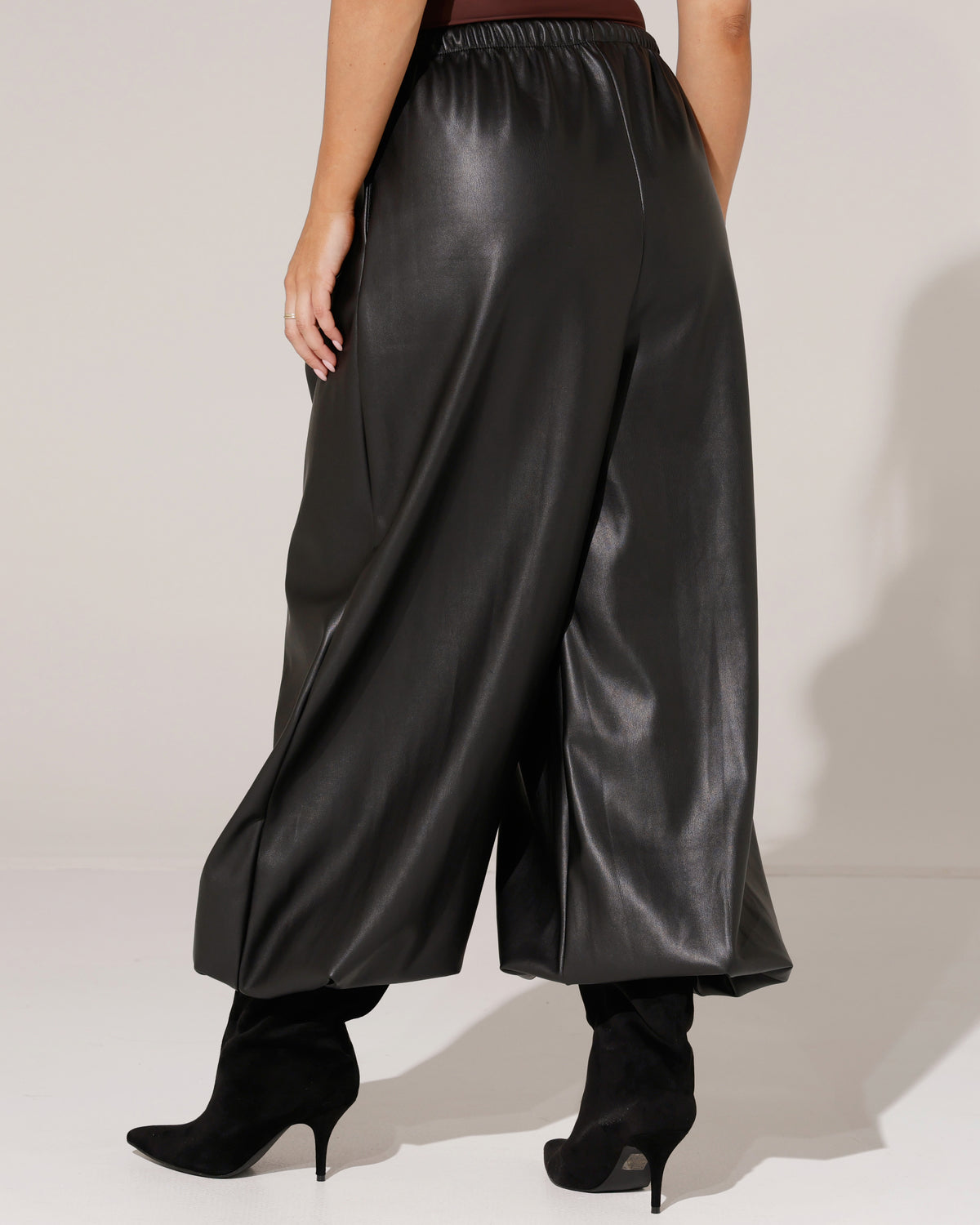 Leatherlook ballon broek Renske Zwart