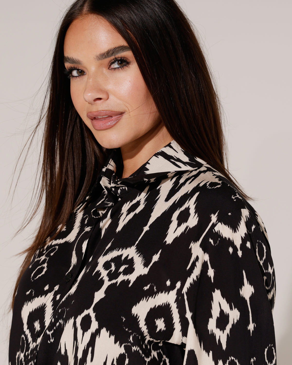 Blouse met print Holley Zwart