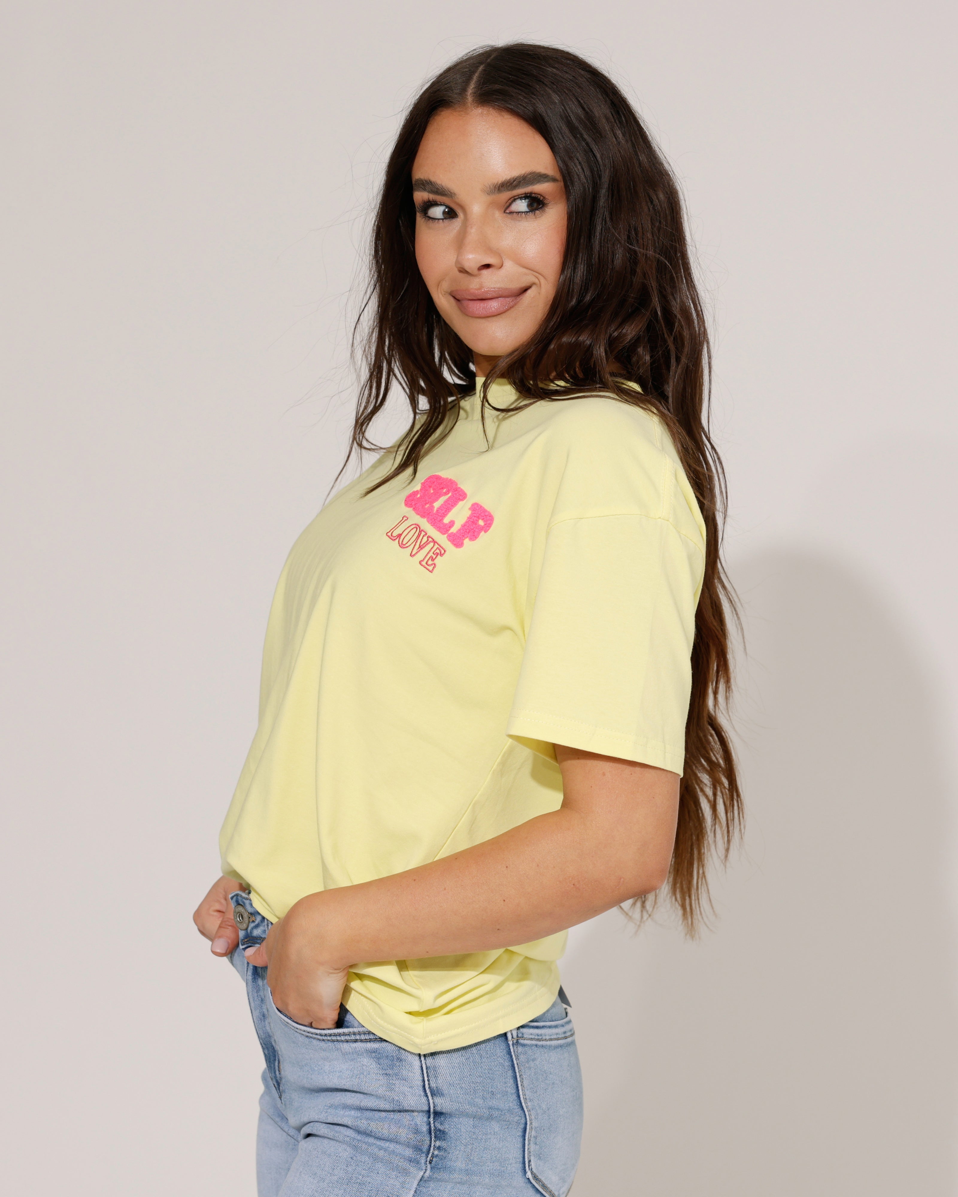 T-shirt Self love Geel