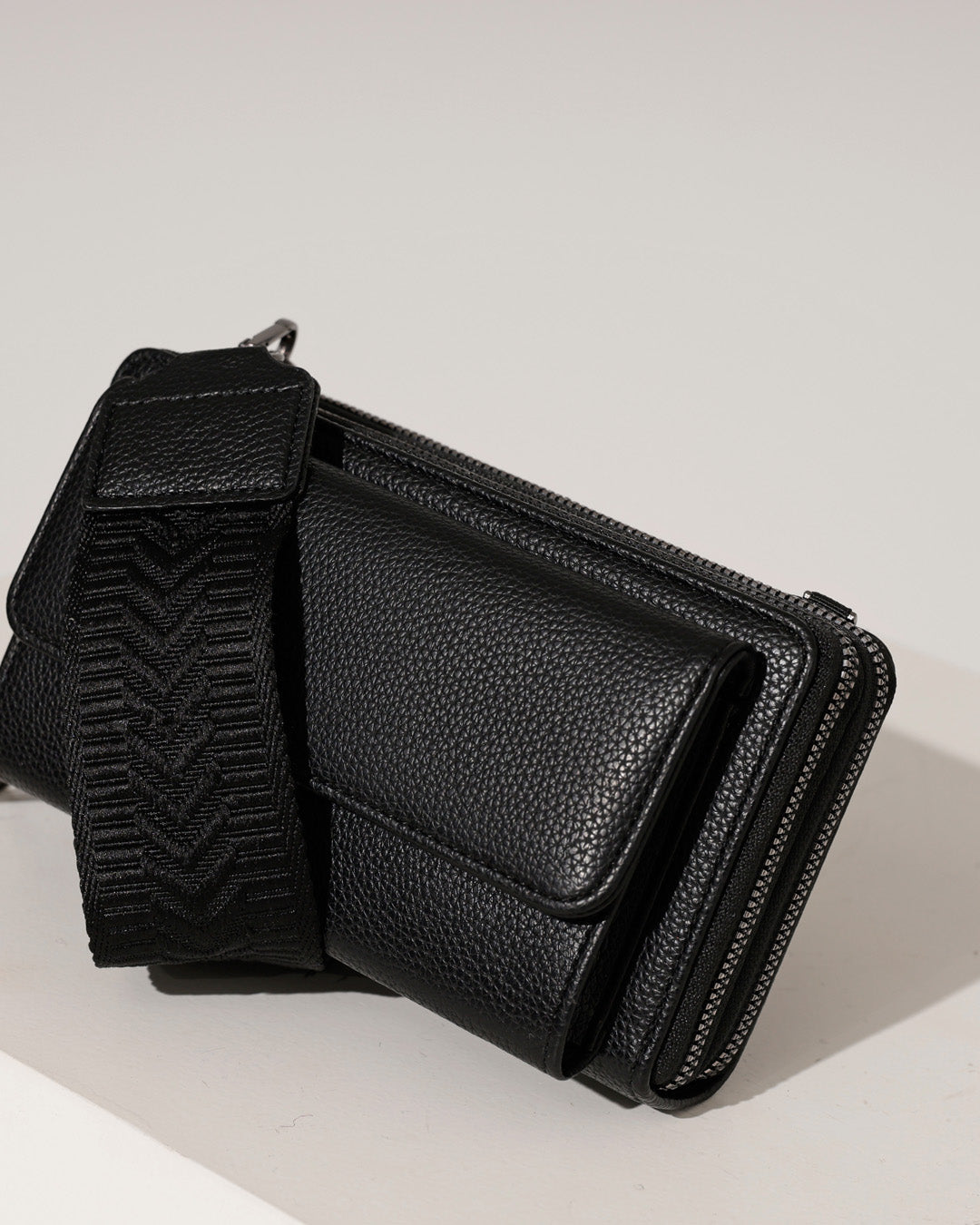 Schouder- telefoontas Nance Zwart