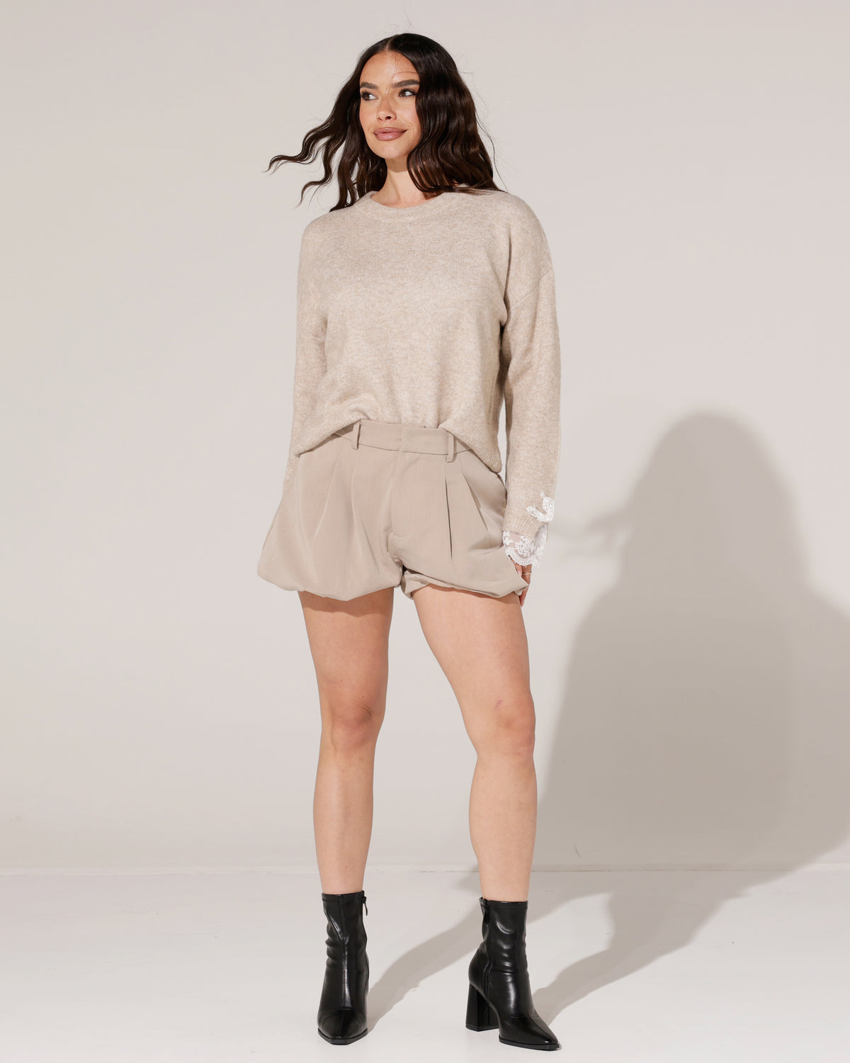 Trui met kanten details Corin Taupe