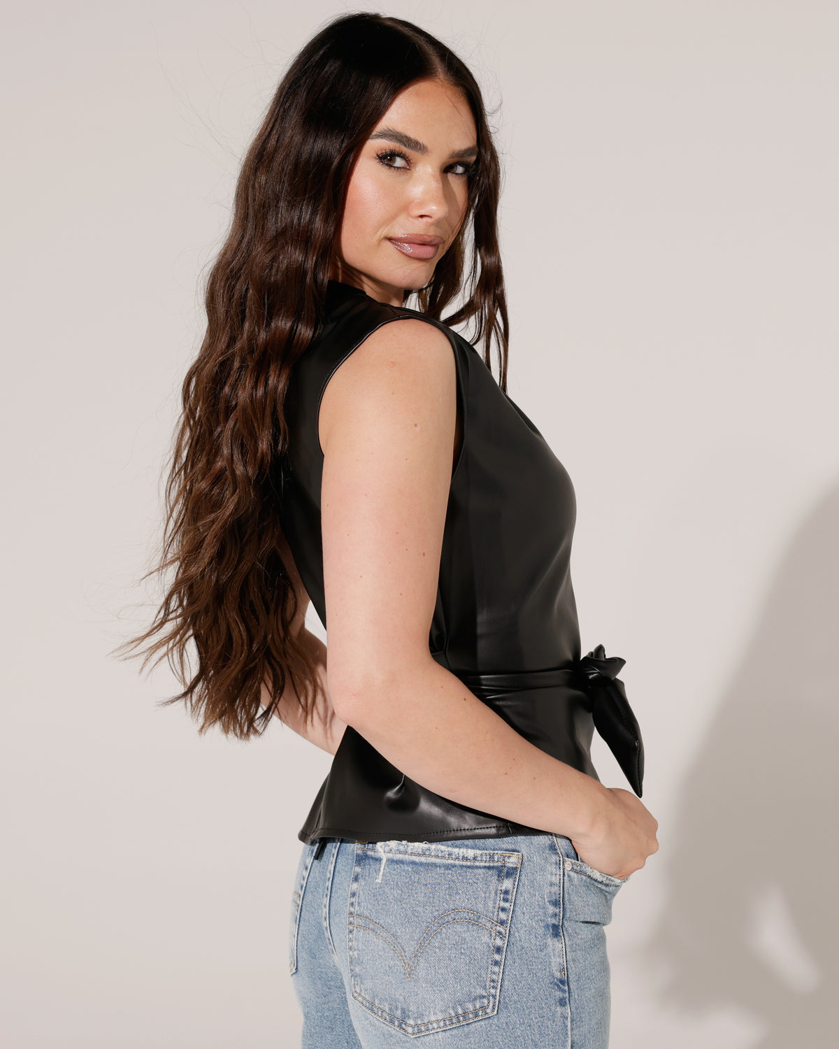 Leatherlook top strik koord Krisy Zwart