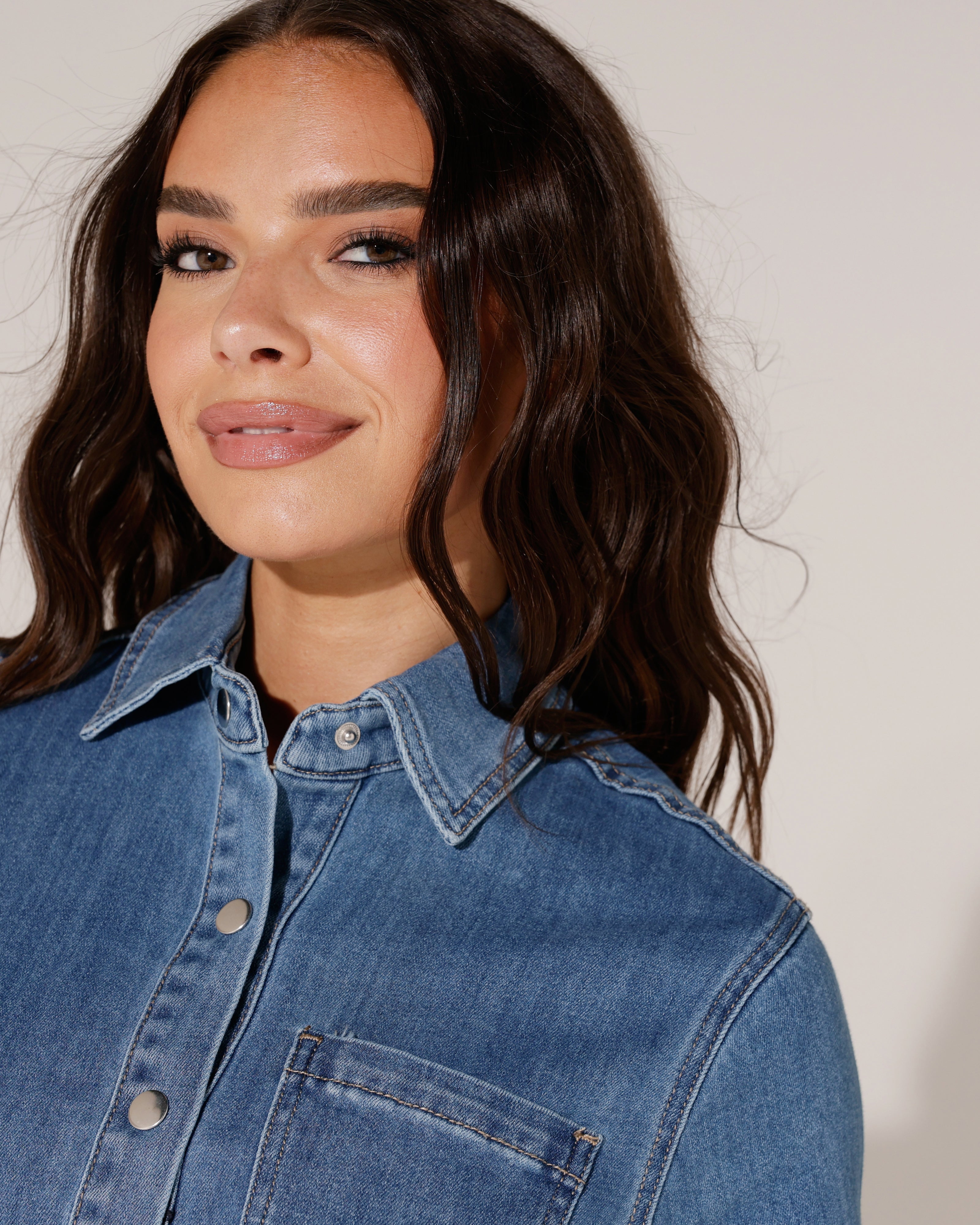 Laulia | Spijkerblouse kortvallend Nina Blauw