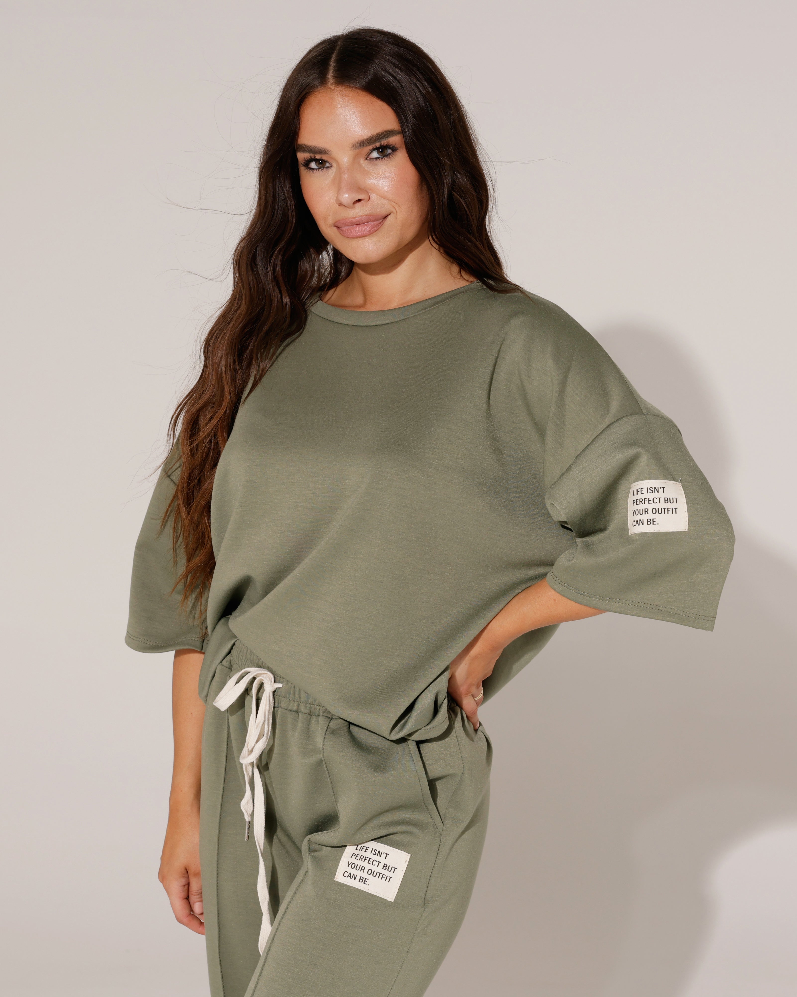 Huispak korte mouwen beige label isn't Perfect Groen