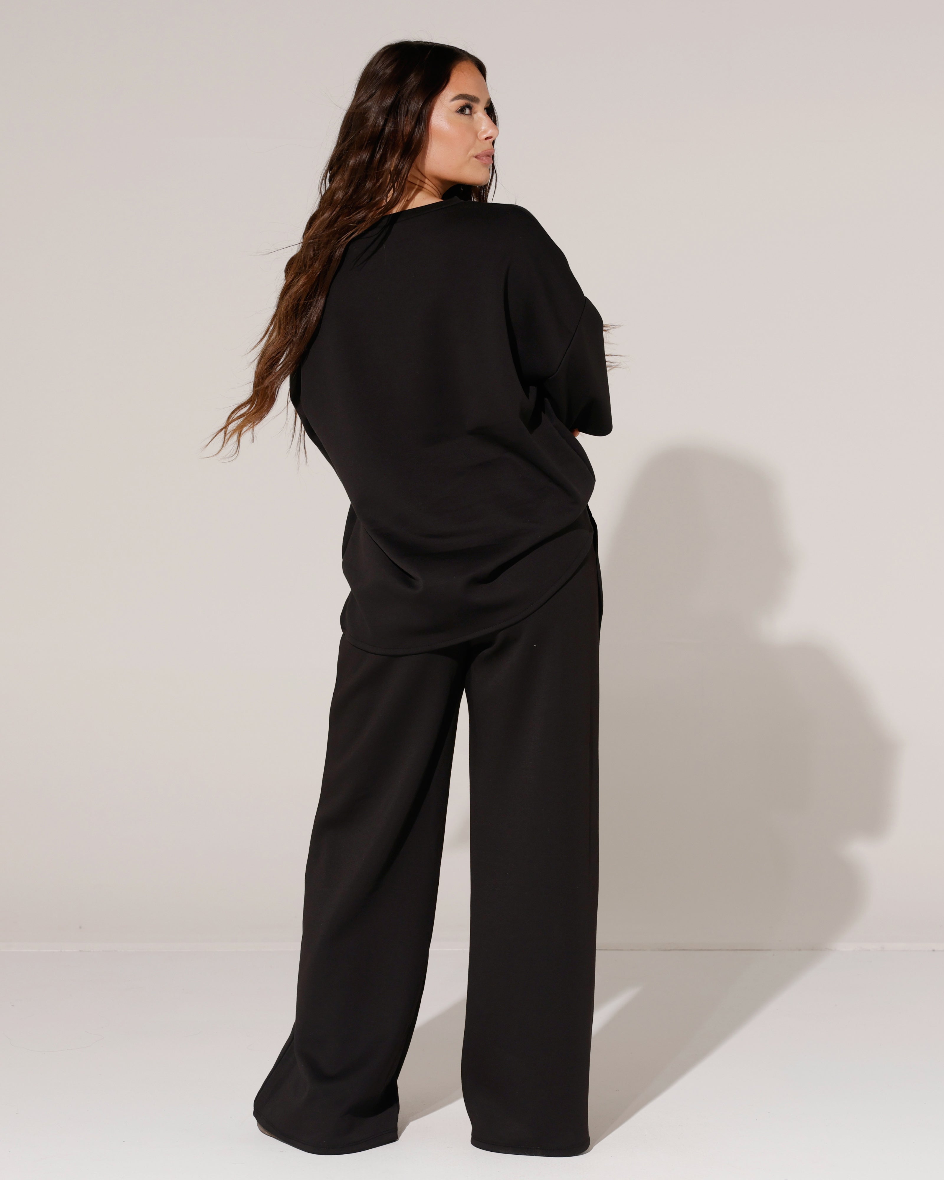 Huispak korte mouwen beige label isn't Perfect Zwart