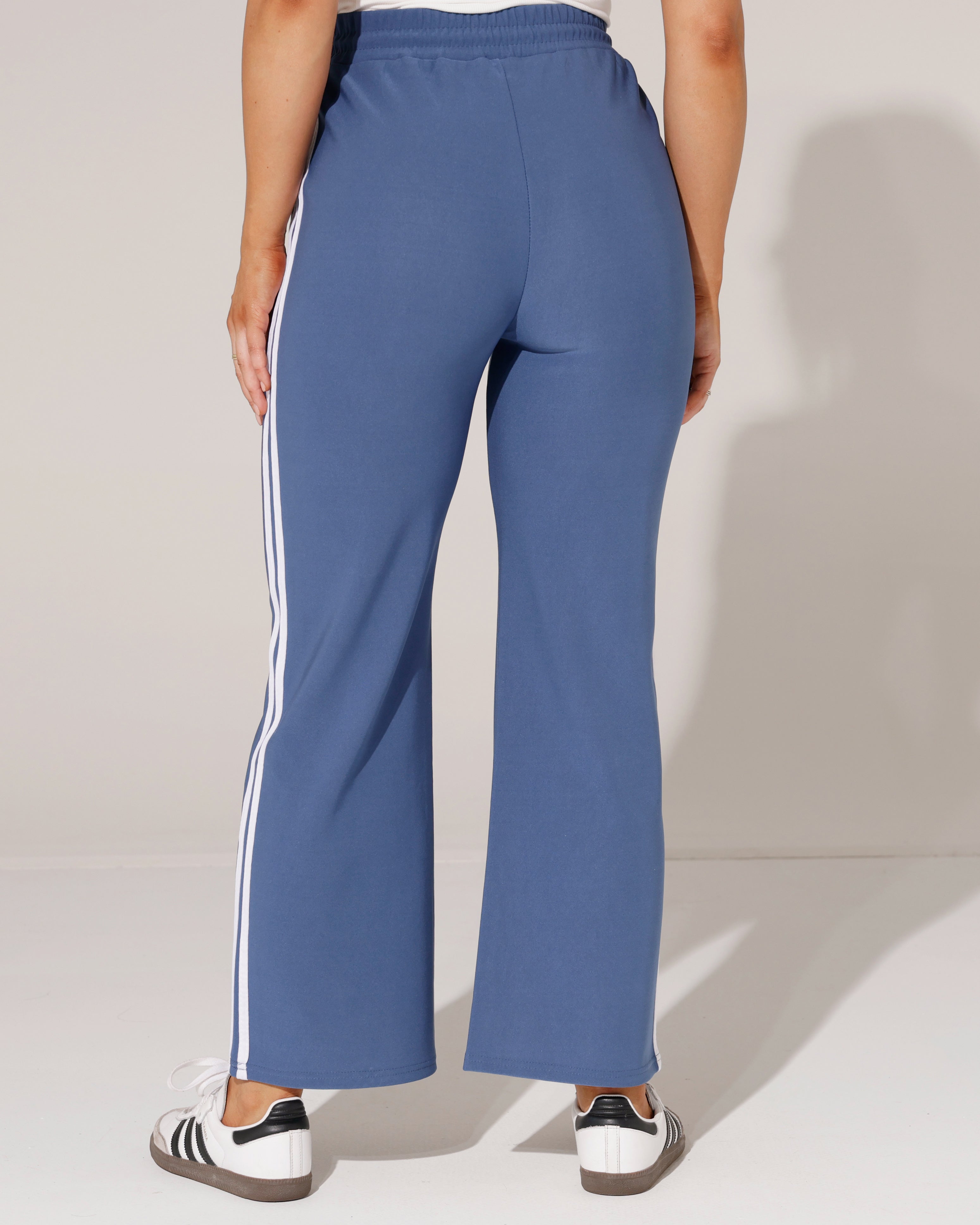 Wijde broek met zijstrepen Cindy Blauw