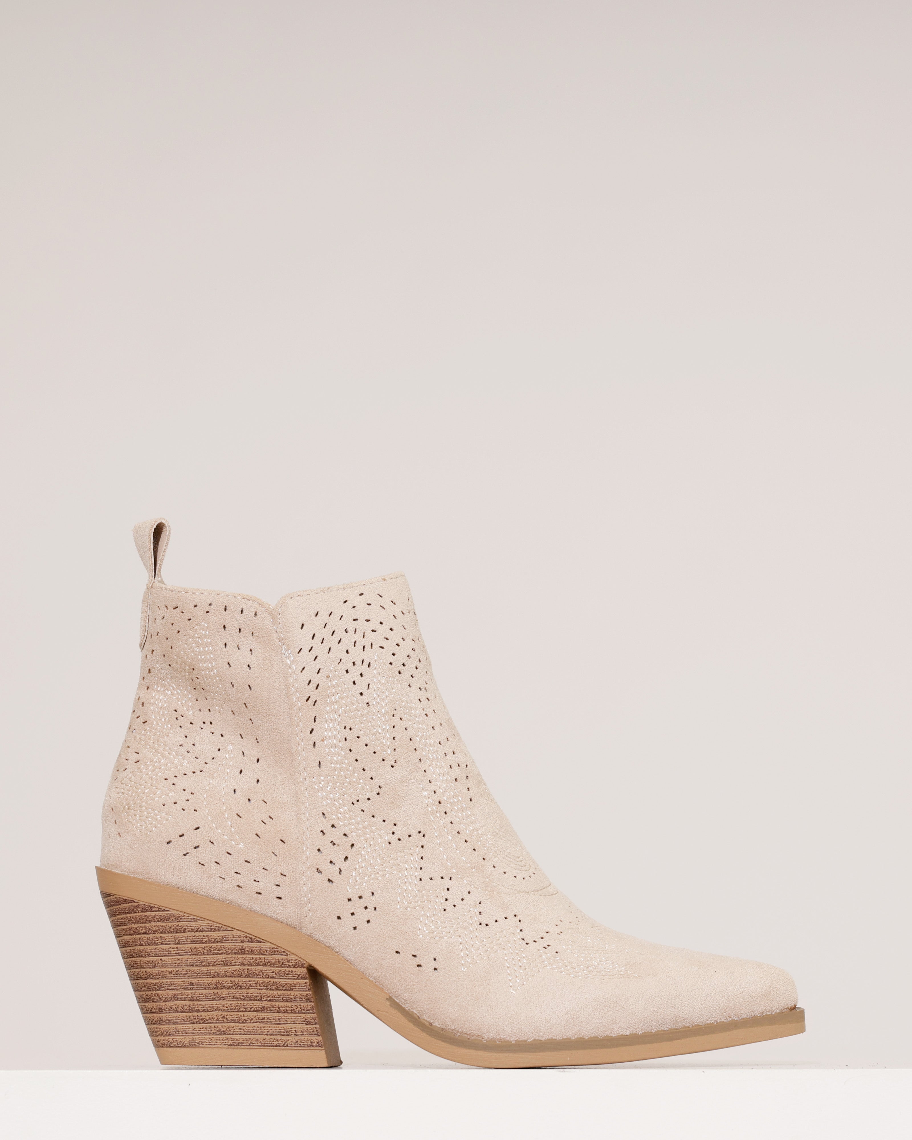 Cowboy Boot Essie Beige