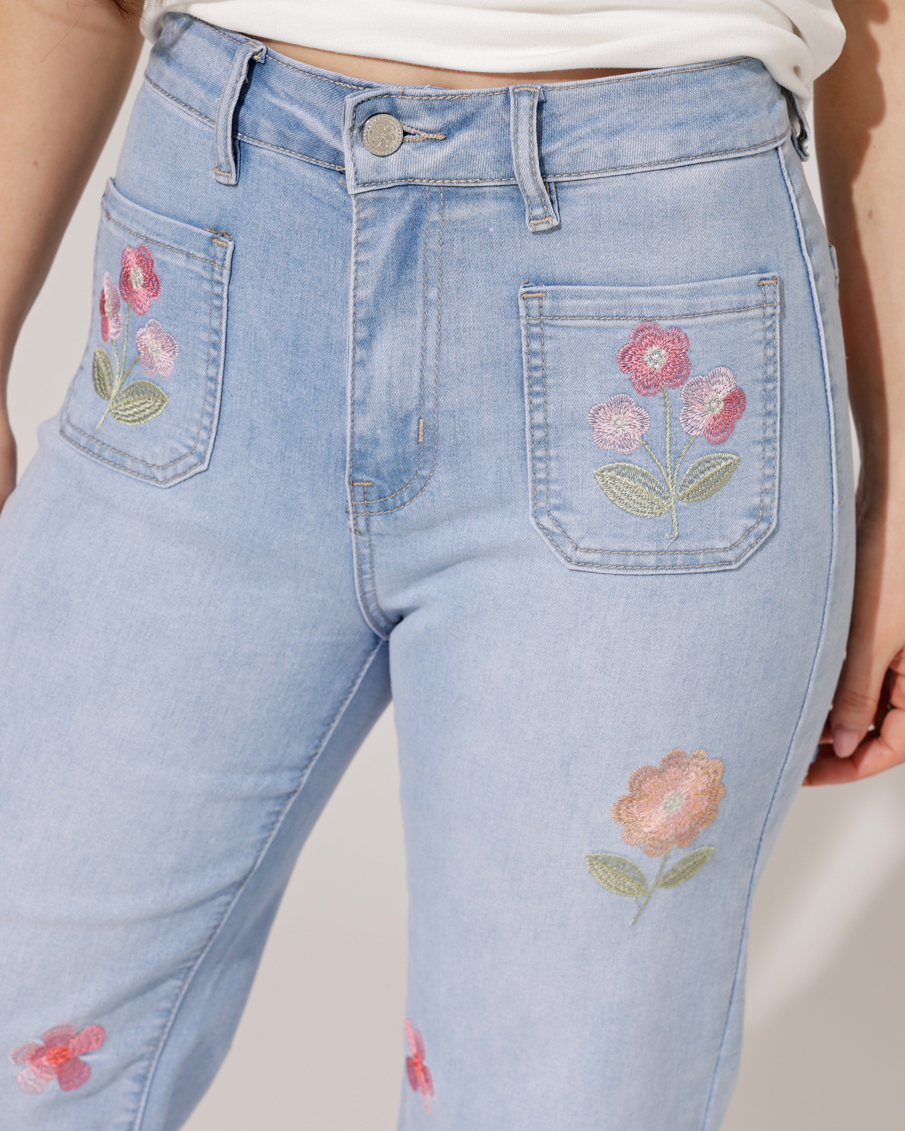 Maison Onado | Wide leg jeans met bloemen Bibi-N Lichtblauw