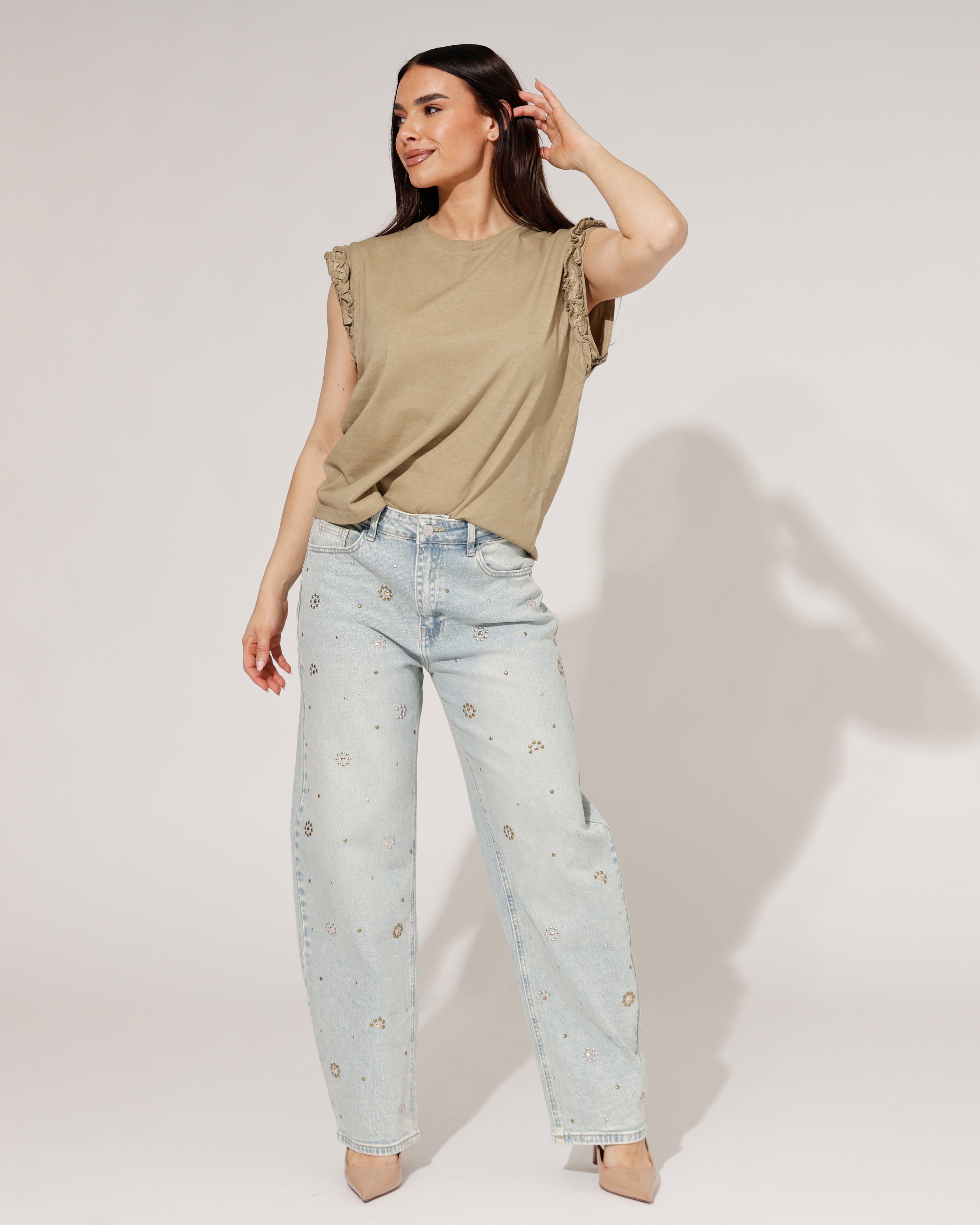 Mouwloze top met ruffle Hilley Bruin