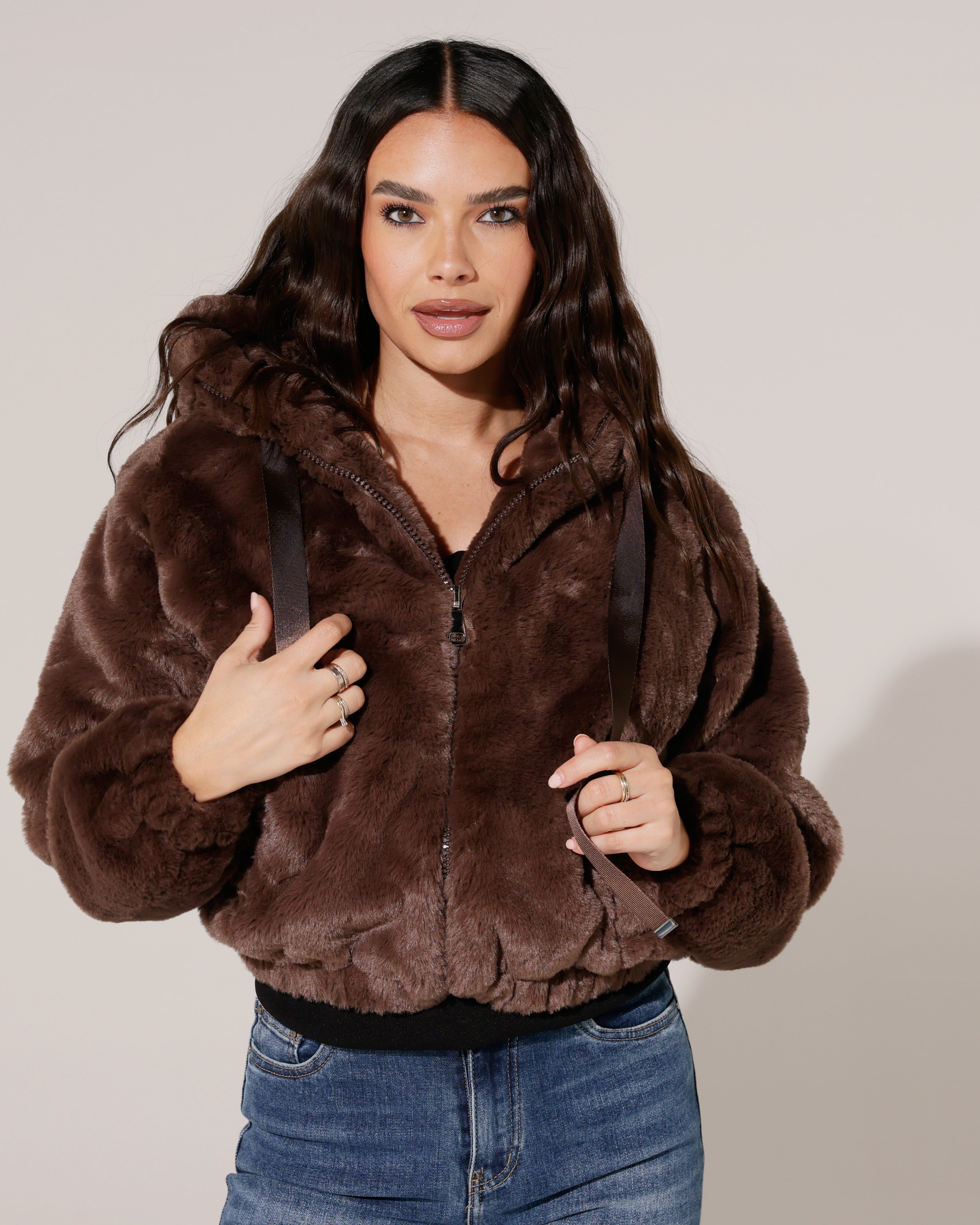 Fake fur jacket met capuchon Romy Bruin