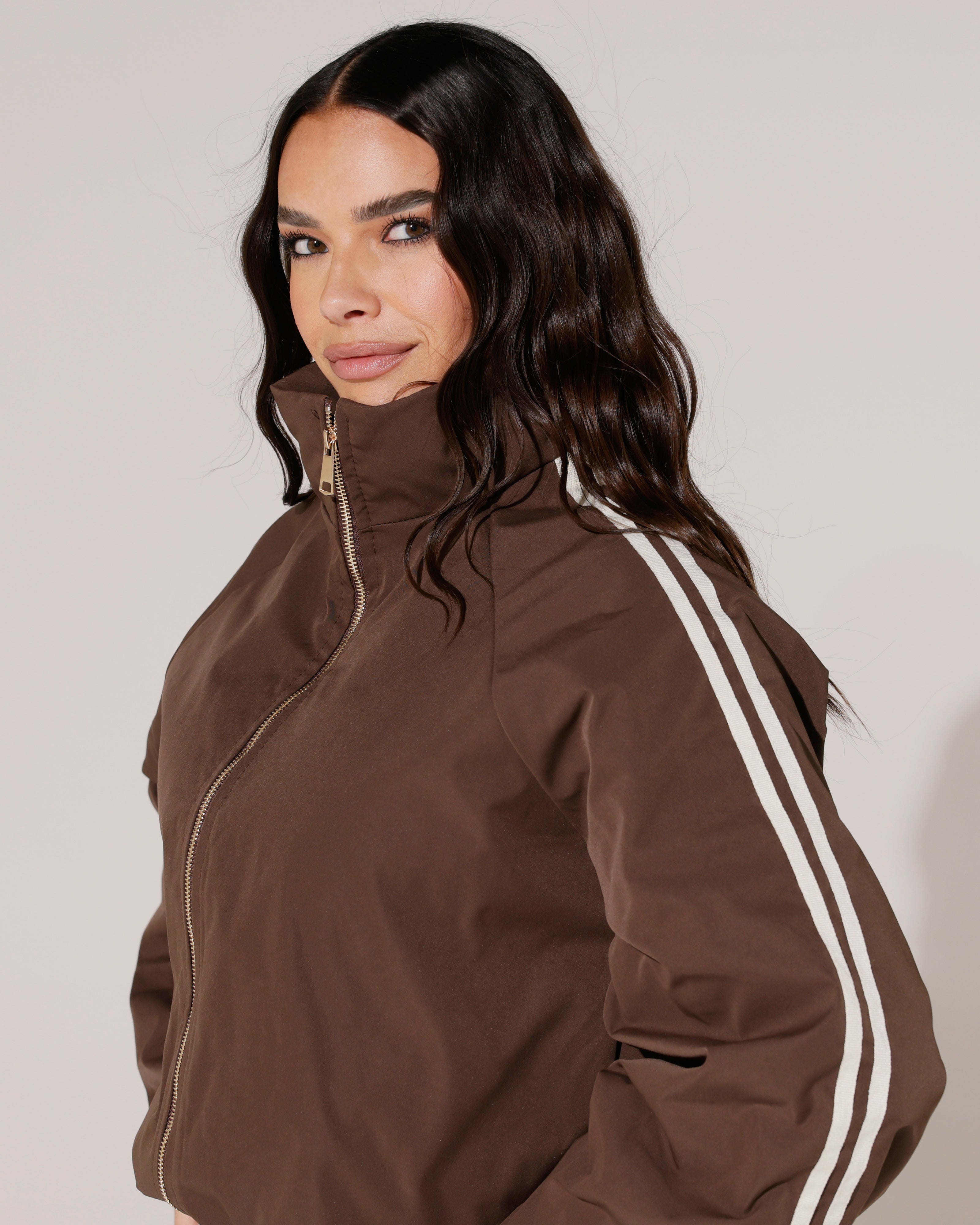 Tussenjacket met strepen Vivey Bruin
