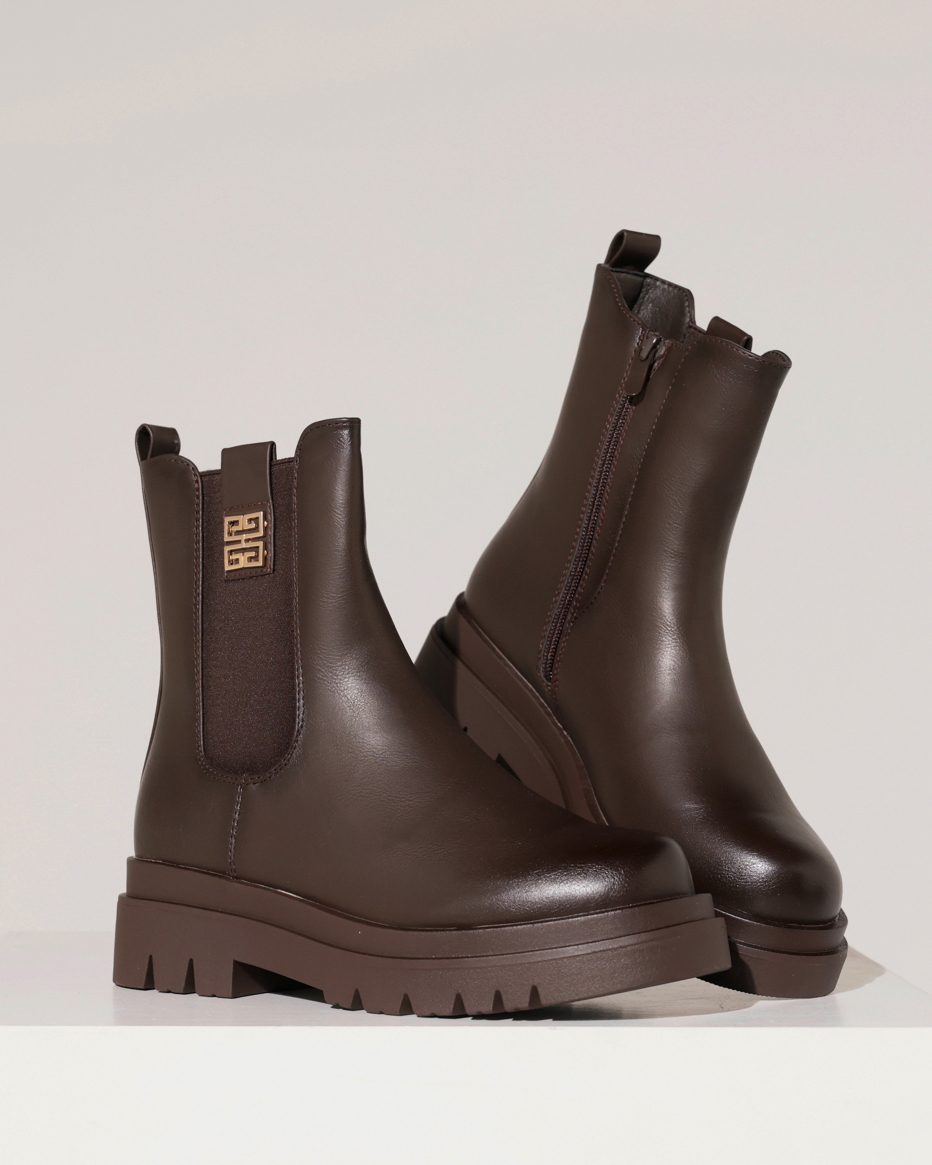 Chelsea boot met grove zool Nova Donkerbruin