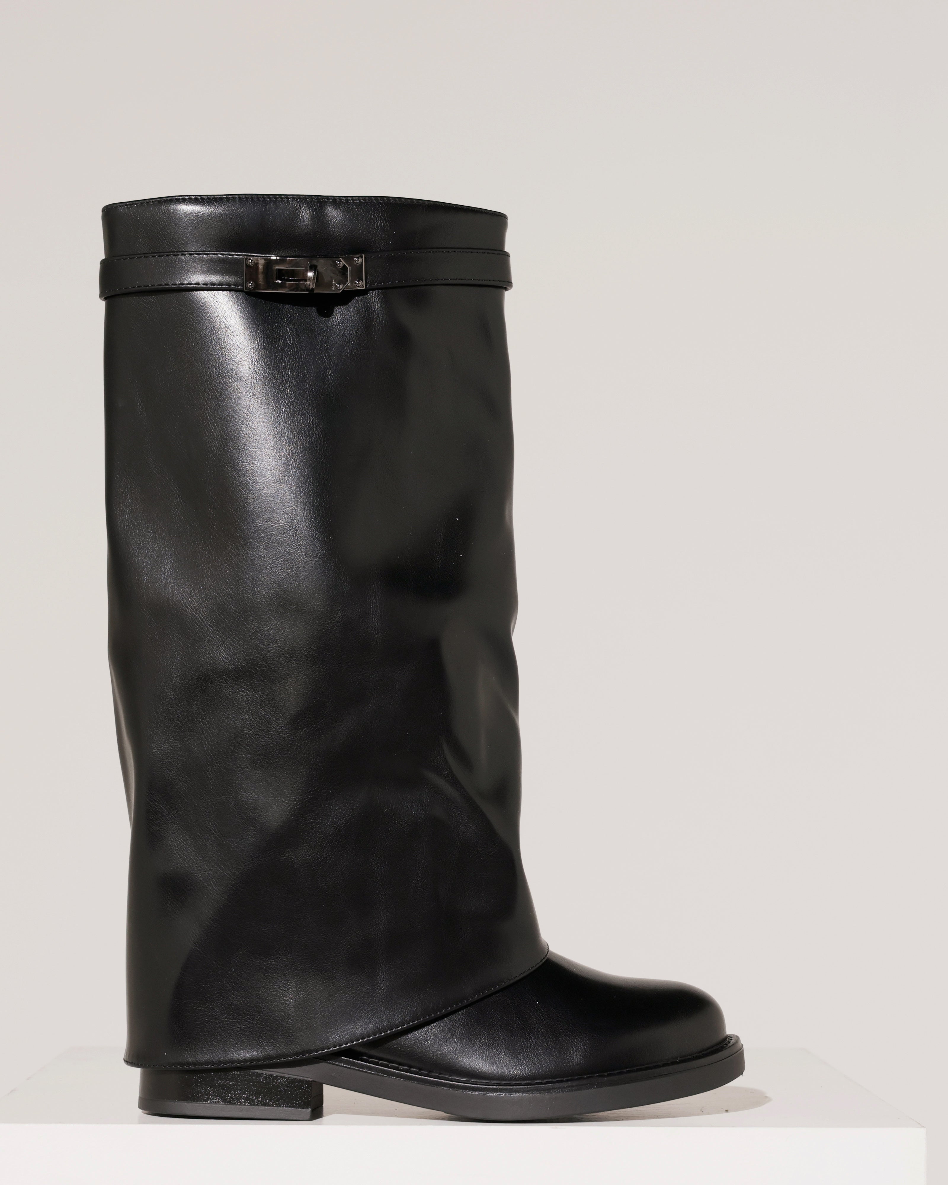 Hoge laars met slotdetail Eliza Zwart