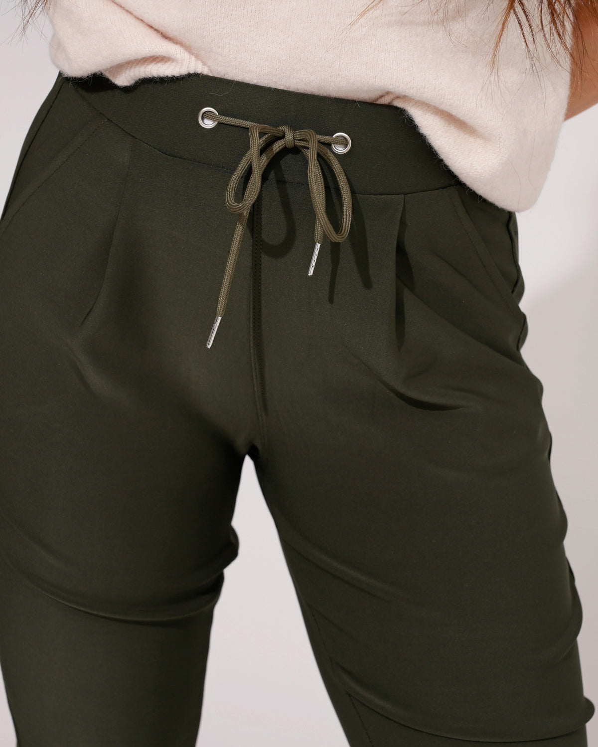 Comfort broek Nova in donkergroen, extra aanzicht 4