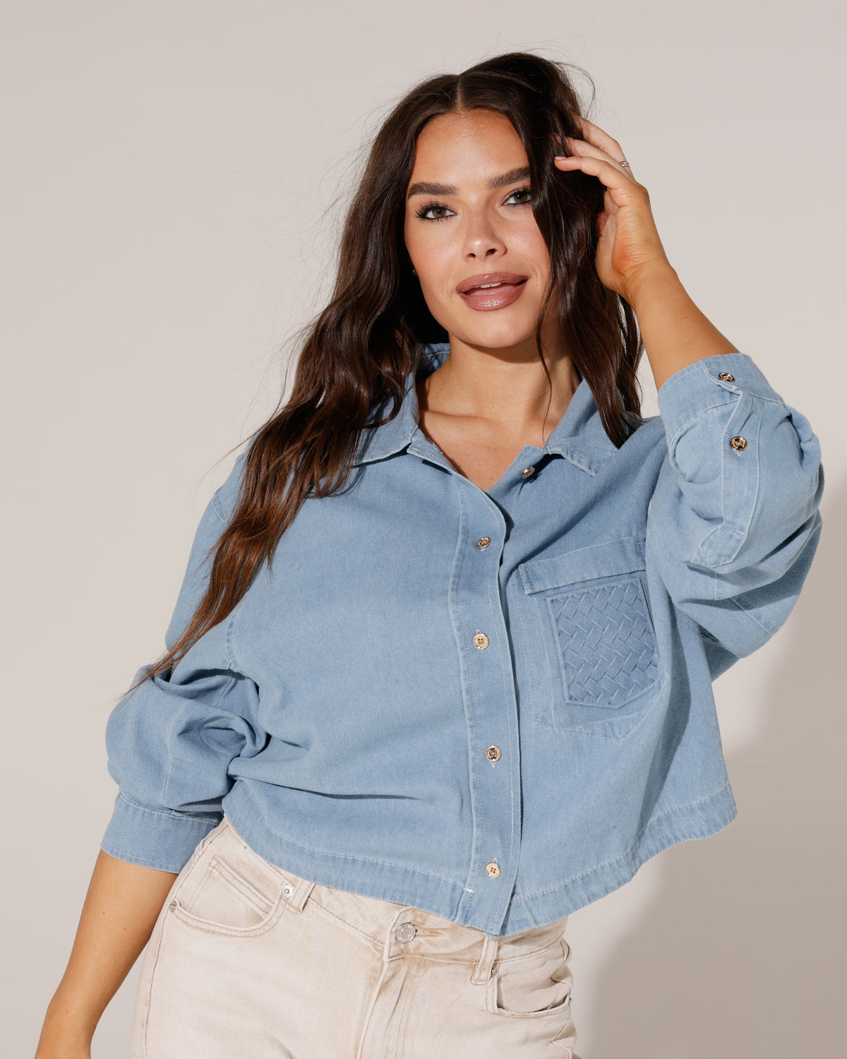 Denim look blouse met borstzak Ivy in lichtblauw, extra aanzicht 3