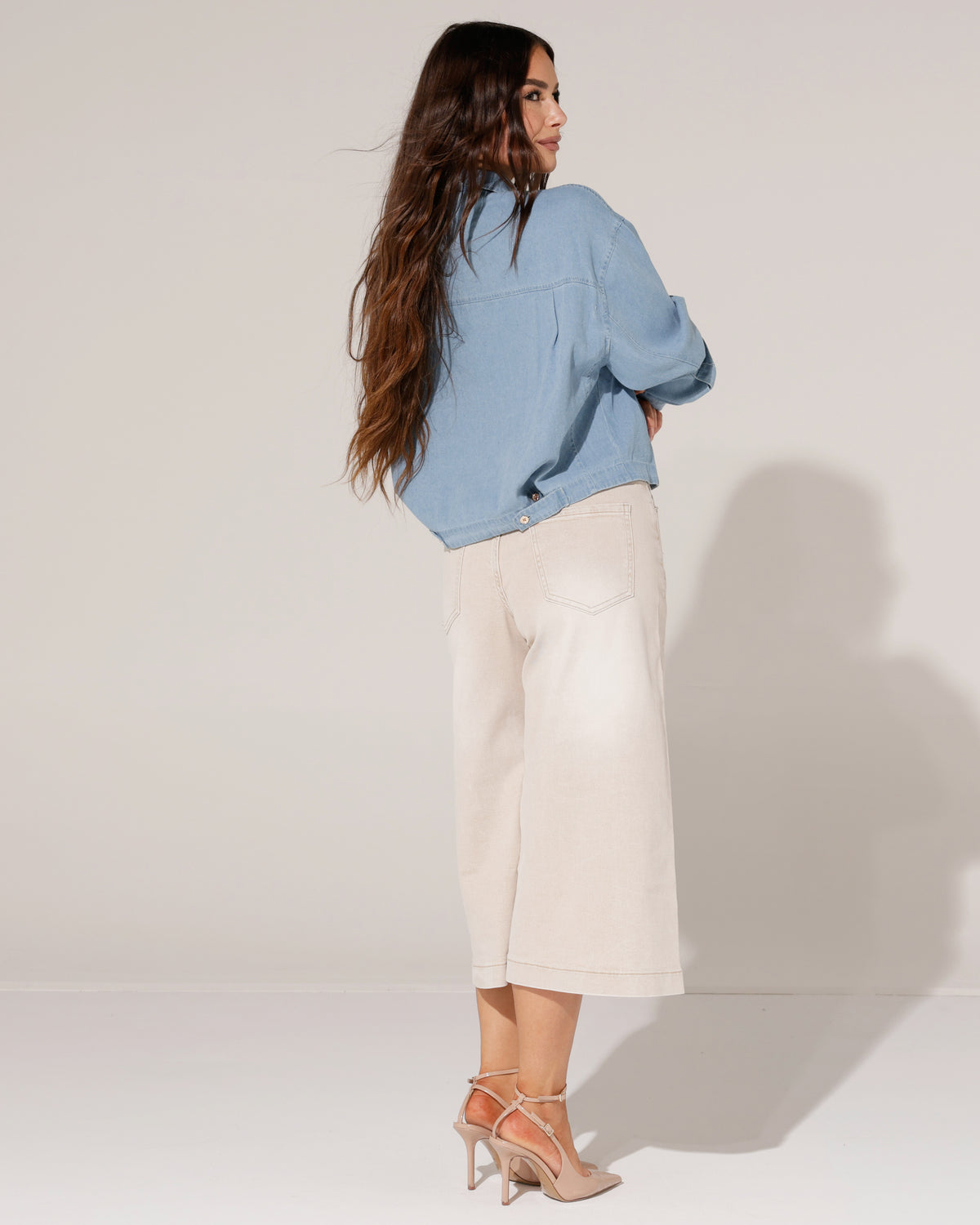 Denim look blouse met borstzak Ivy in lichtblauw, extra aanzicht 4