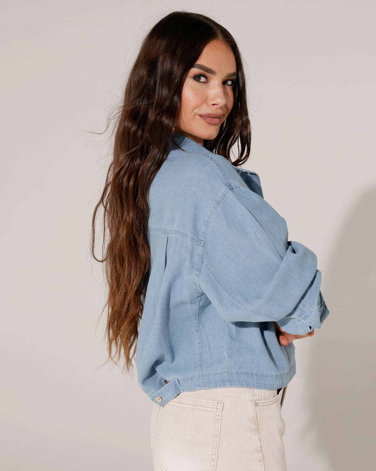 Denim look blouse met borstzak Ivy in lichtblauw, extra aanzicht 5