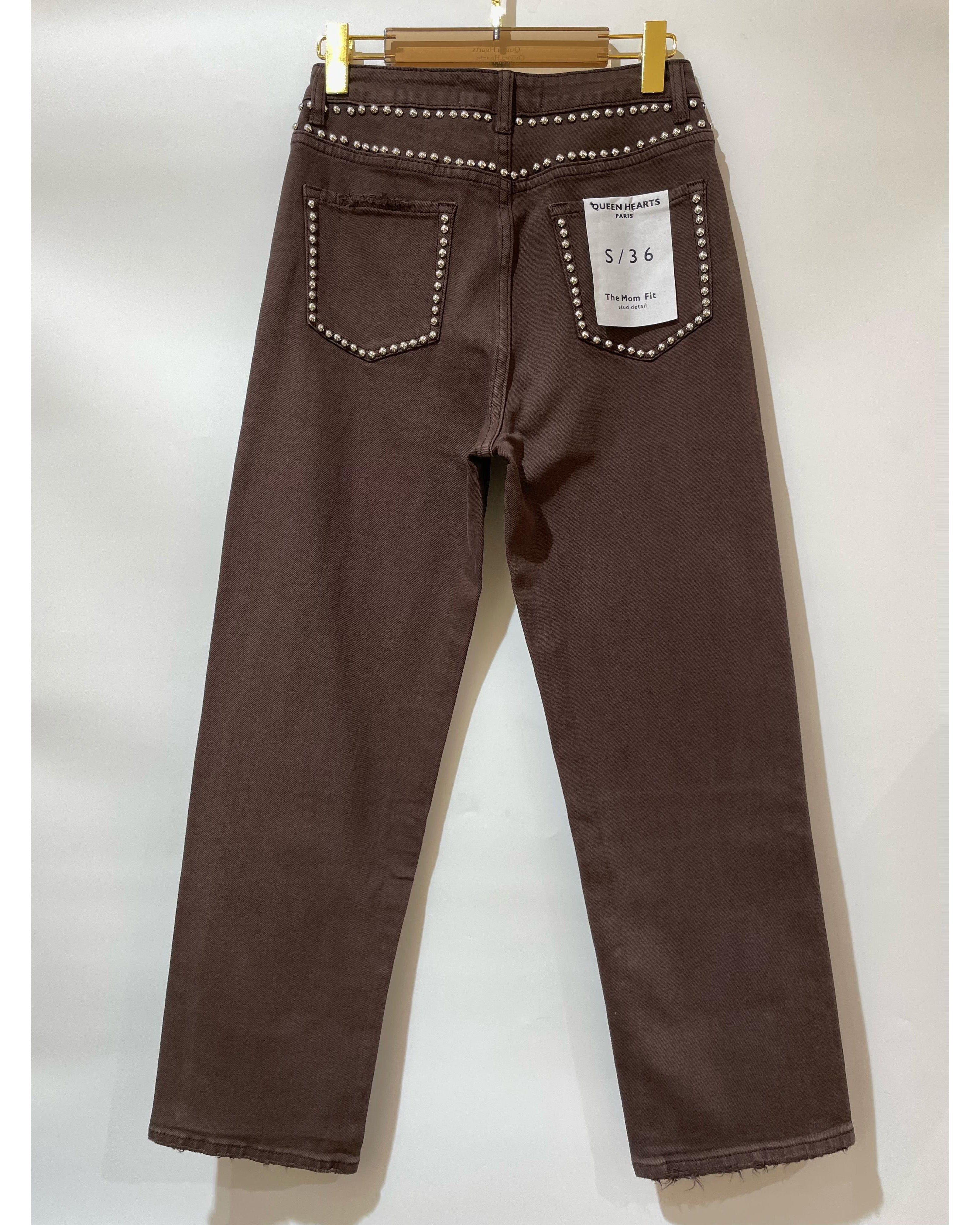 Queen Hearts | Mom jeans met studs Fenna-C Bruin