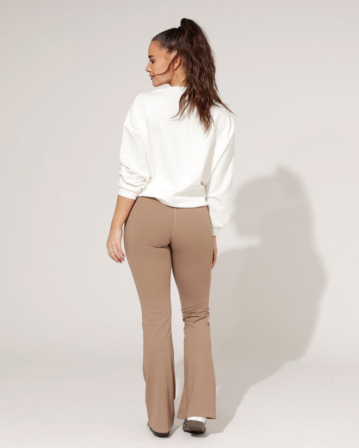 Flared legging Lucey in bruin, extra aanzicht 2