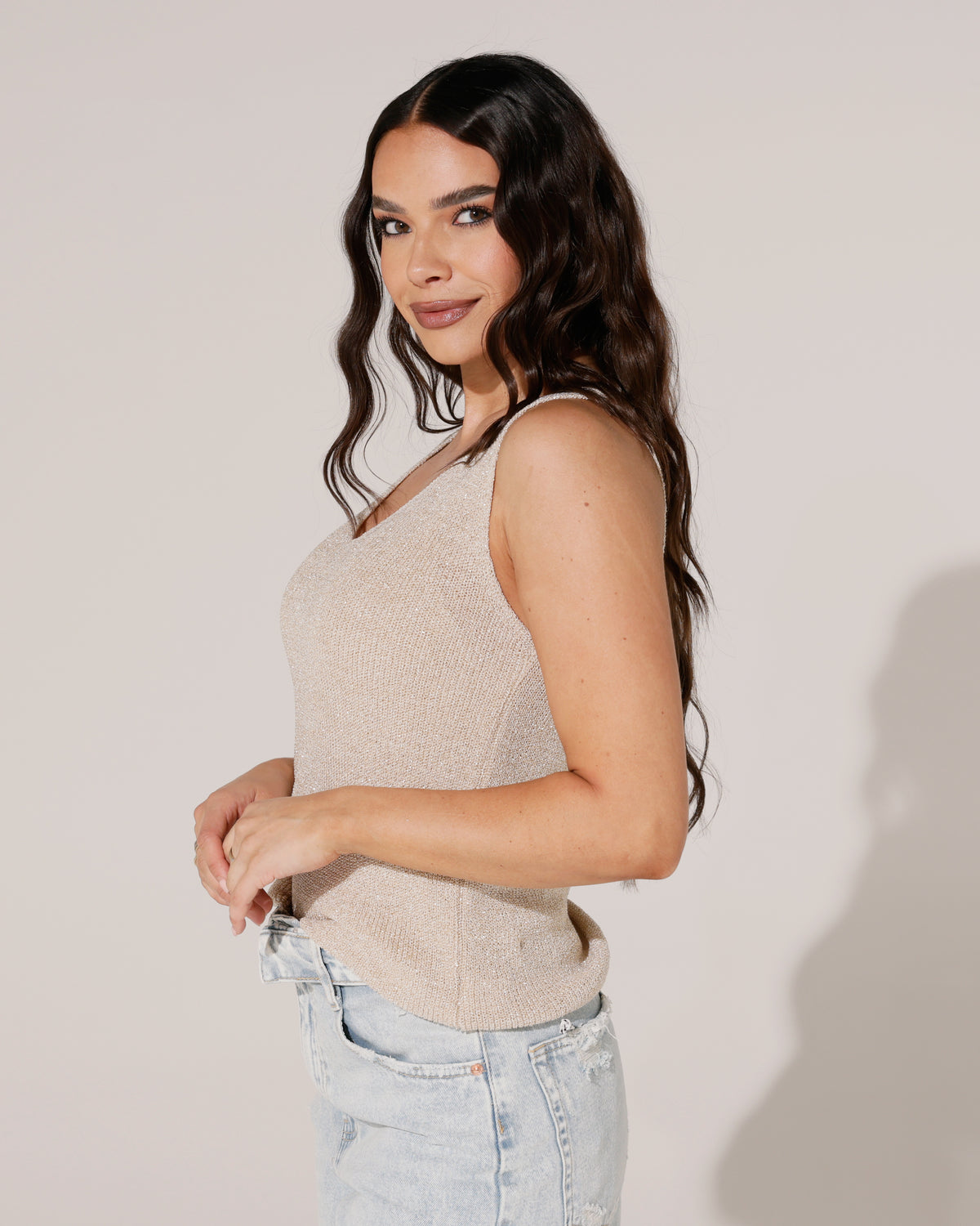 Glitter top met V-hals Zoe in beige, extra aanzicht 2