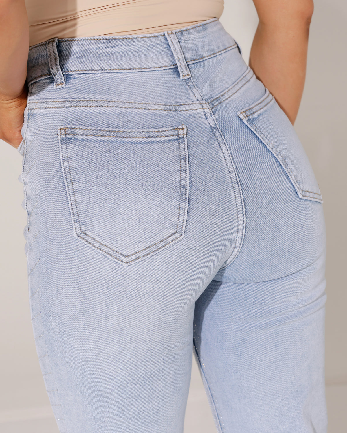 Hello Miss Wide leg jeans strass Suzey in lichtblauw, extra aanzicht 4