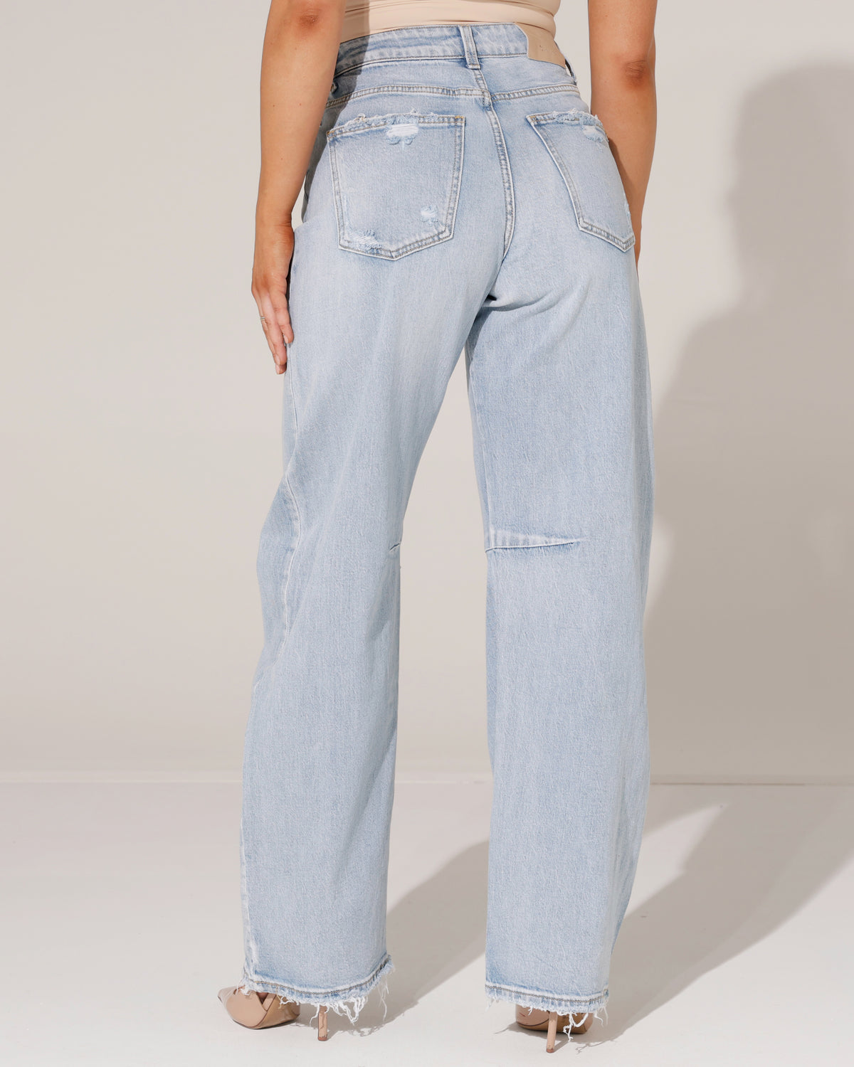 Queen Hearts Barrel jeans Milly in lichtblauw, extra aanzicht 2