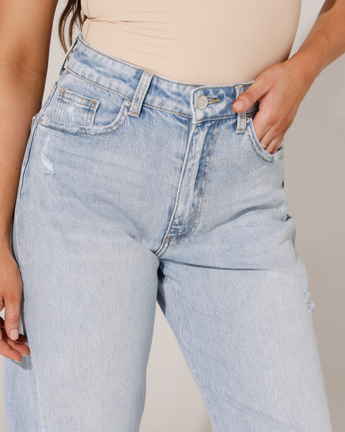 Queen Hearts Barrel jeans Milly in lichtblauw, extra aanzicht 3