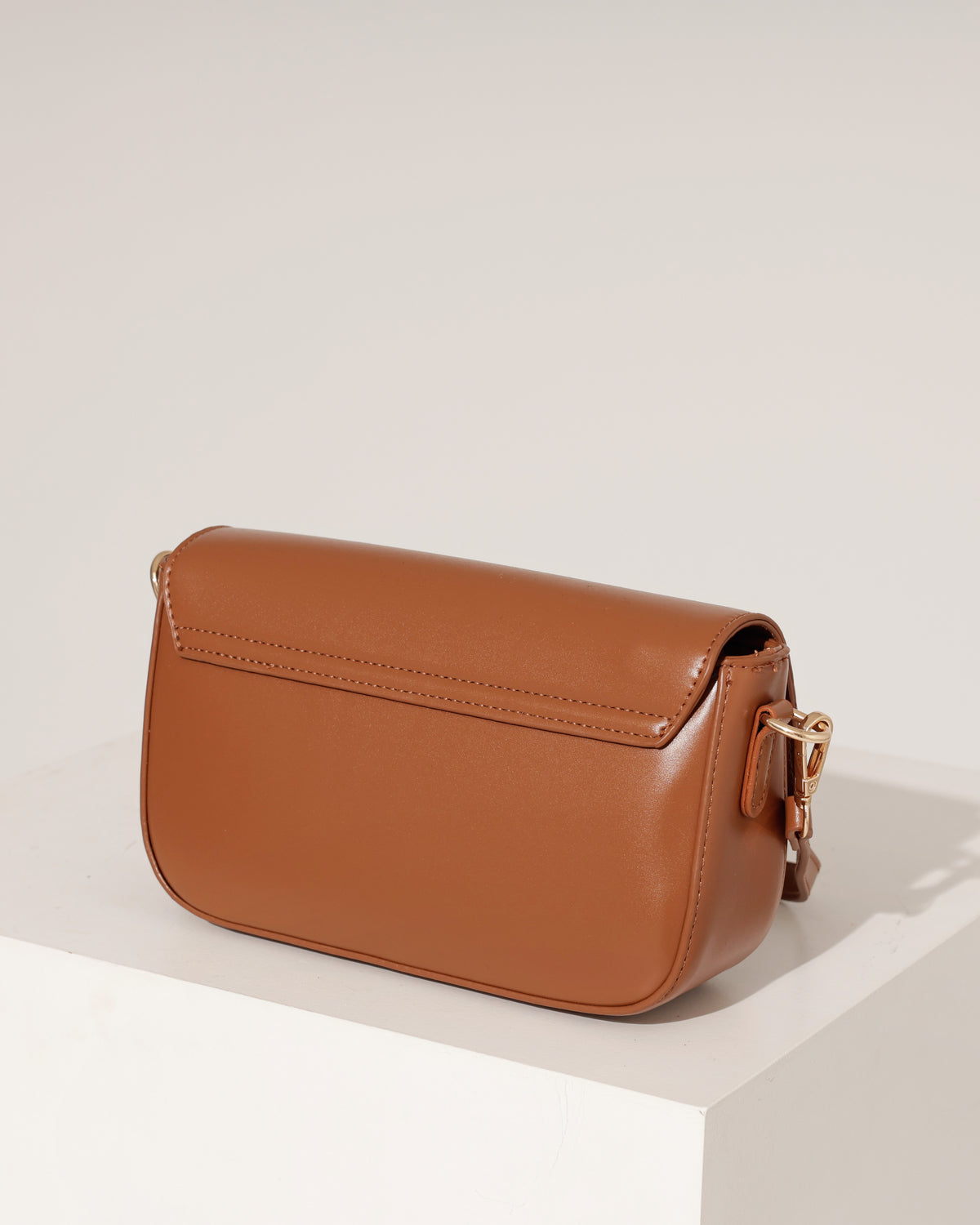 Tas Lela in camel, extra aanzicht 5