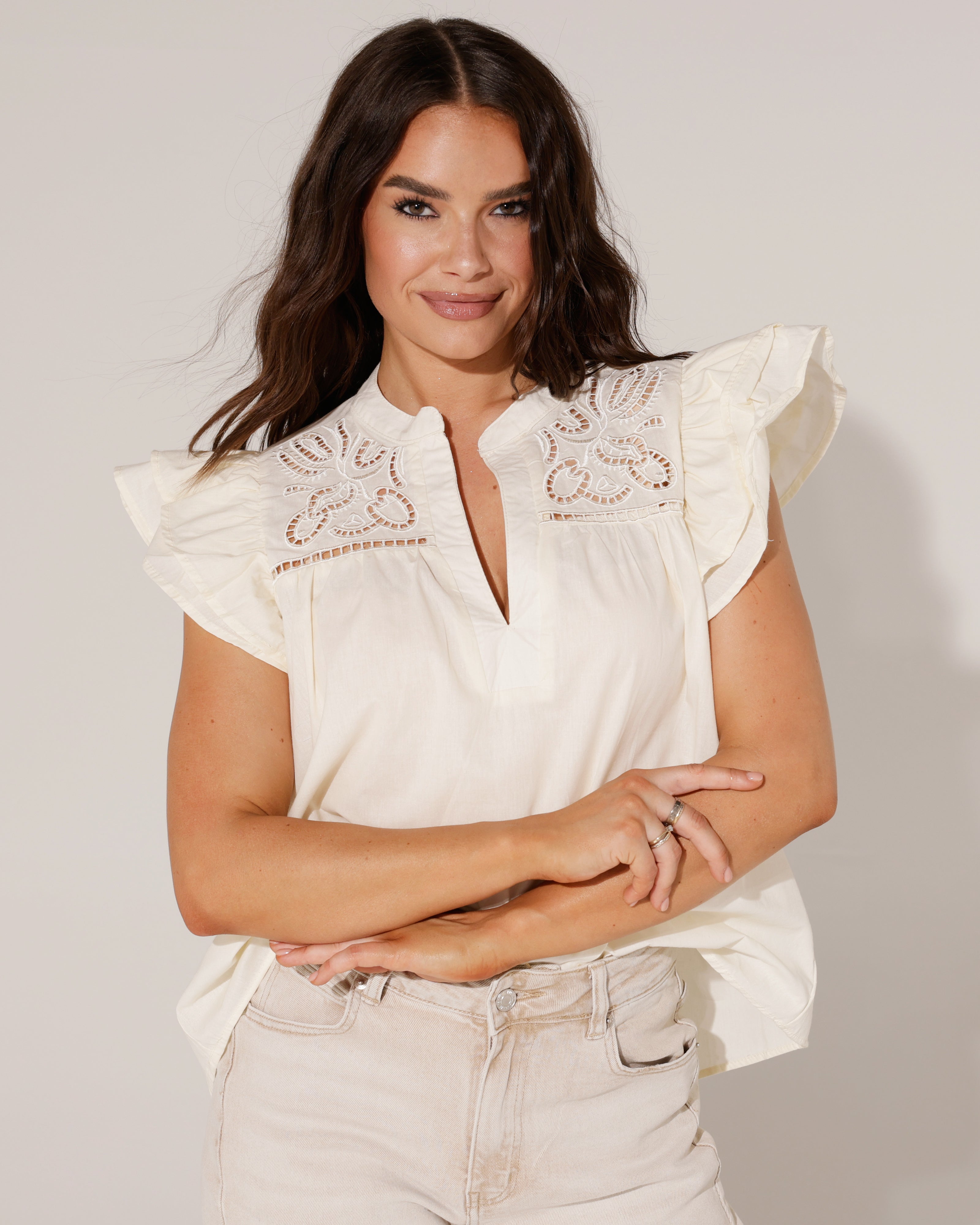 Top met kanten hals Bella in roomwit