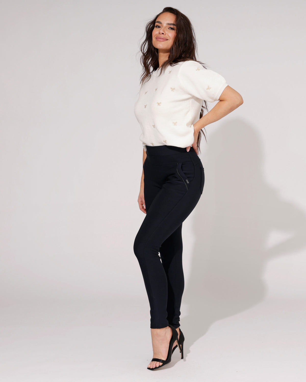 Yu & Me Stretch broek Livia in donkerblauw, extra aanzicht 3