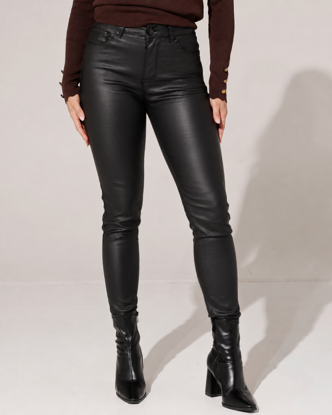 Ana & Lucy | Leatherlook skinny broek Theophile Zwart