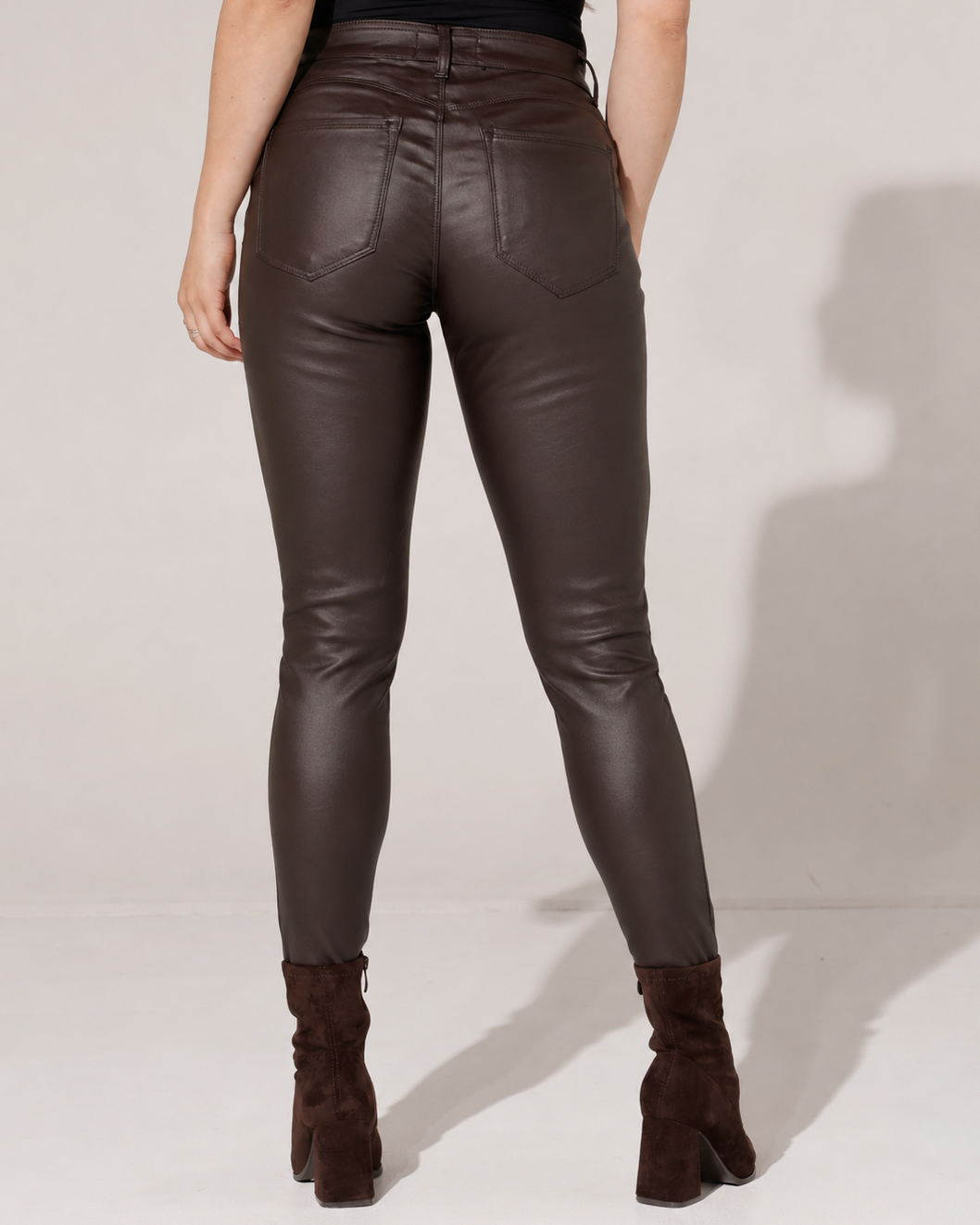 Ana & Lucy | Leatherlook skinny broek Theophile Donkerbruin
