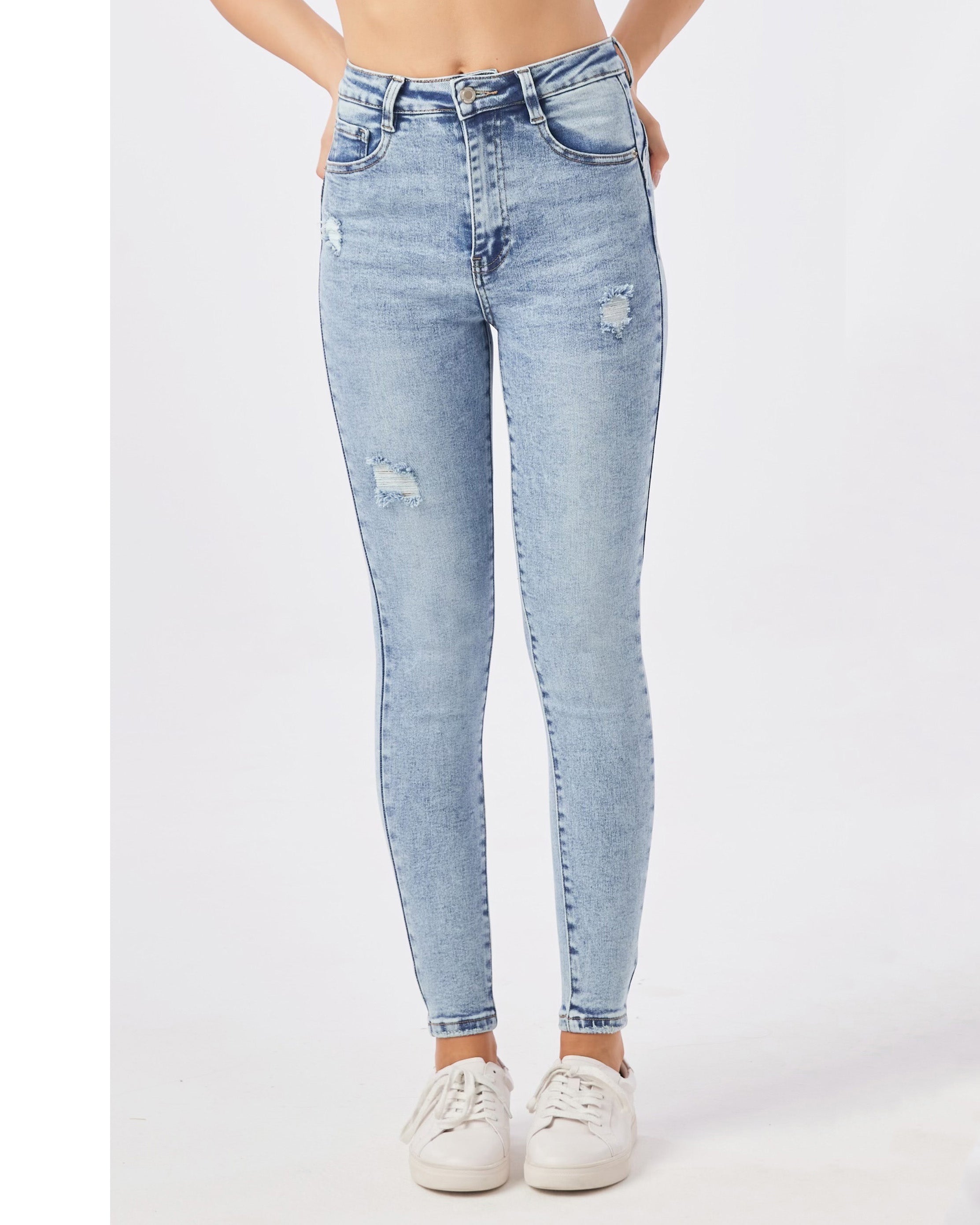 Laulia skinny jeans lichtblauw met destroyed details – voorkant