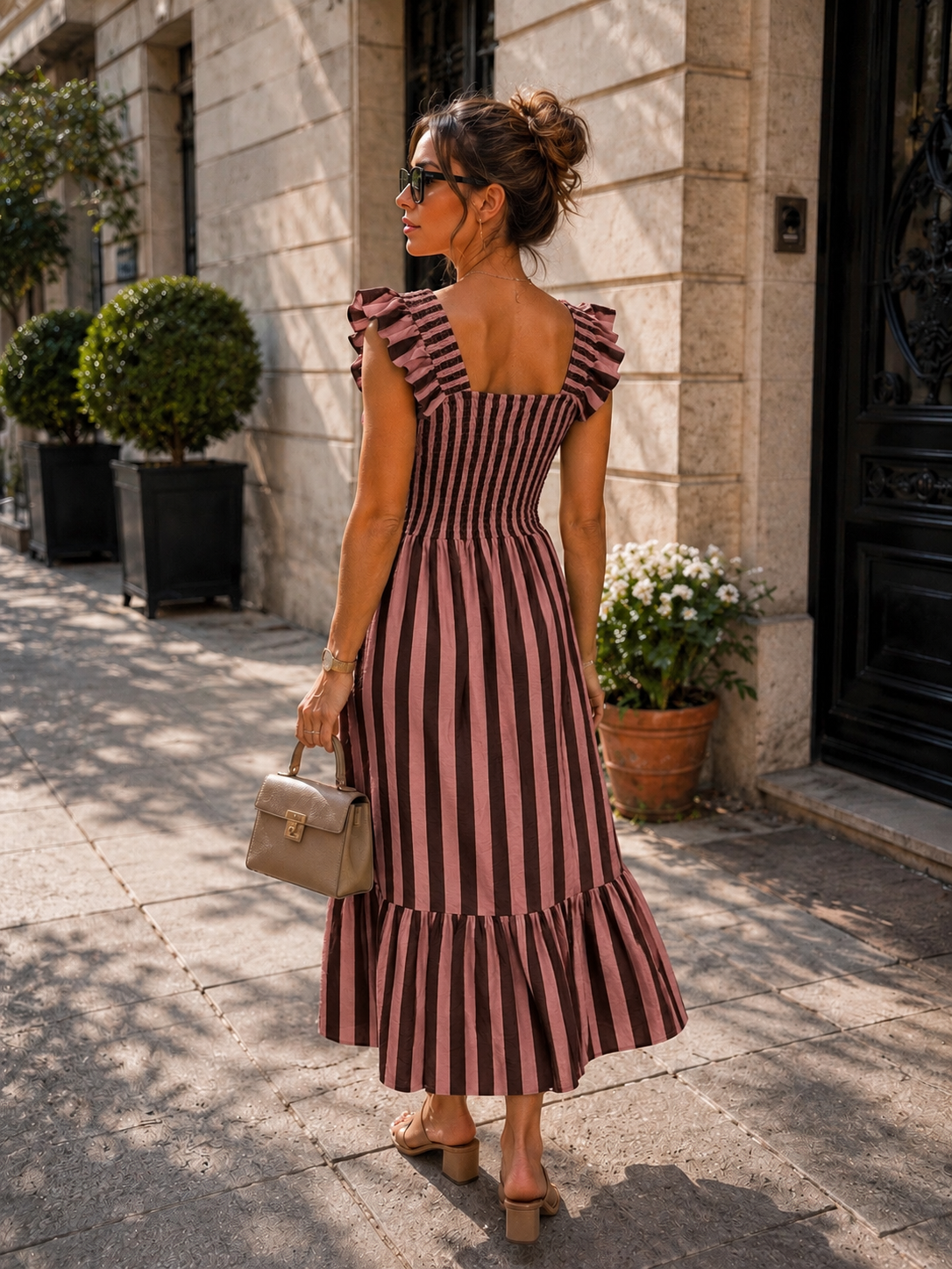 Gestreepte maxi jurk met rushes Noa Bruin/ Roze