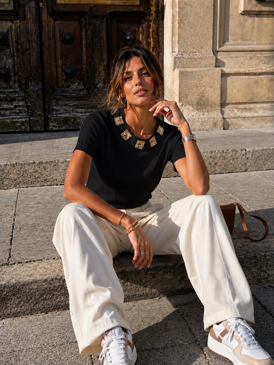 T-shirt met gouden ornamenten Bibi Zwart