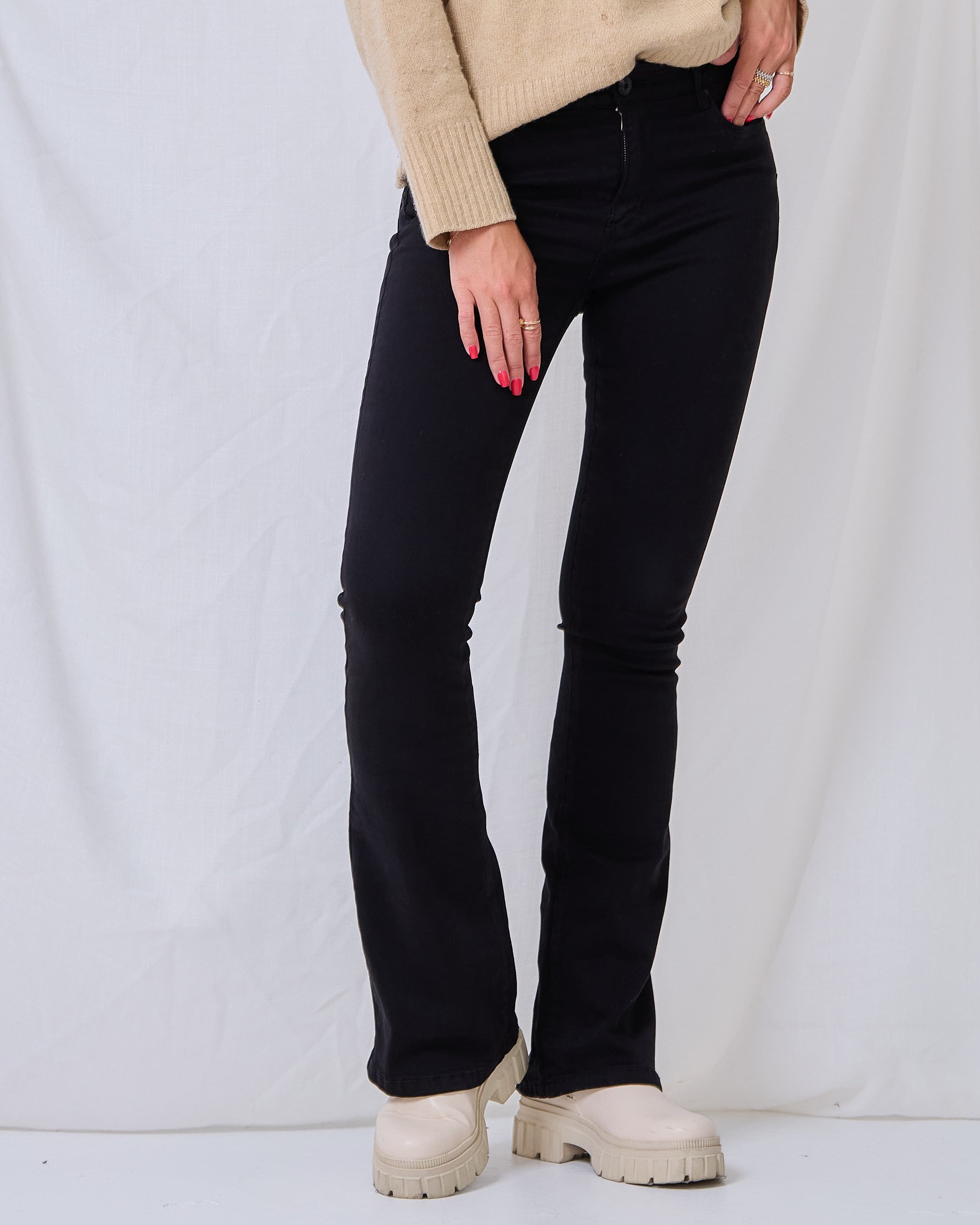 Ana & Lucy | Flared jeans Barbara-A Zwart