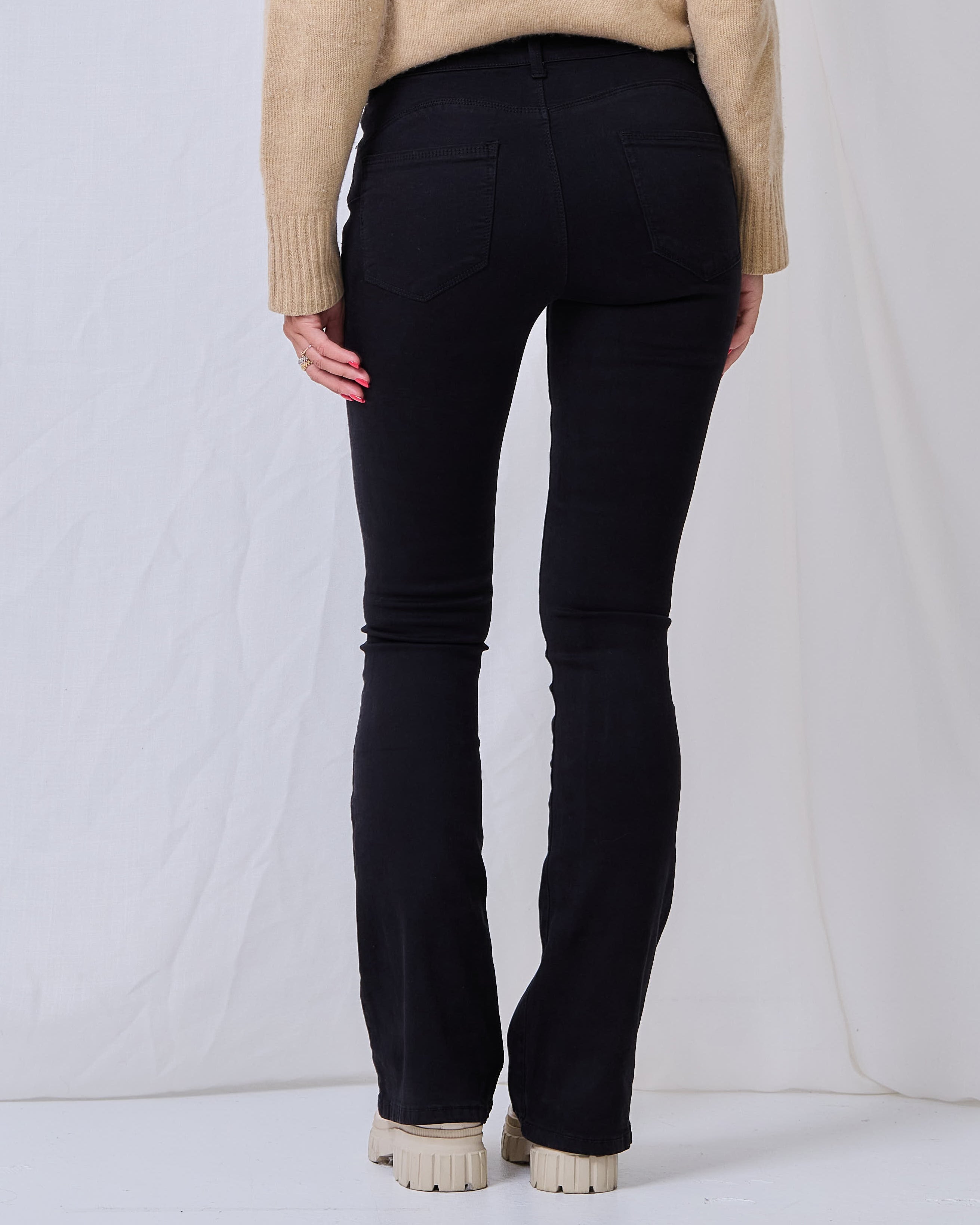 Ana & Lucy | Flared jeans Barbara-A Zwart