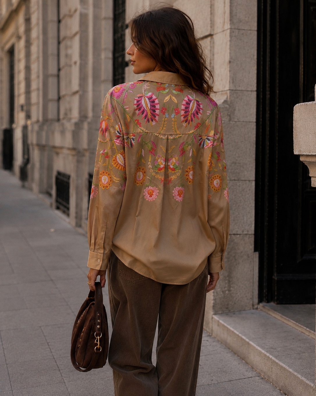 Blouse met geborduurde bloemen Lois Taupe