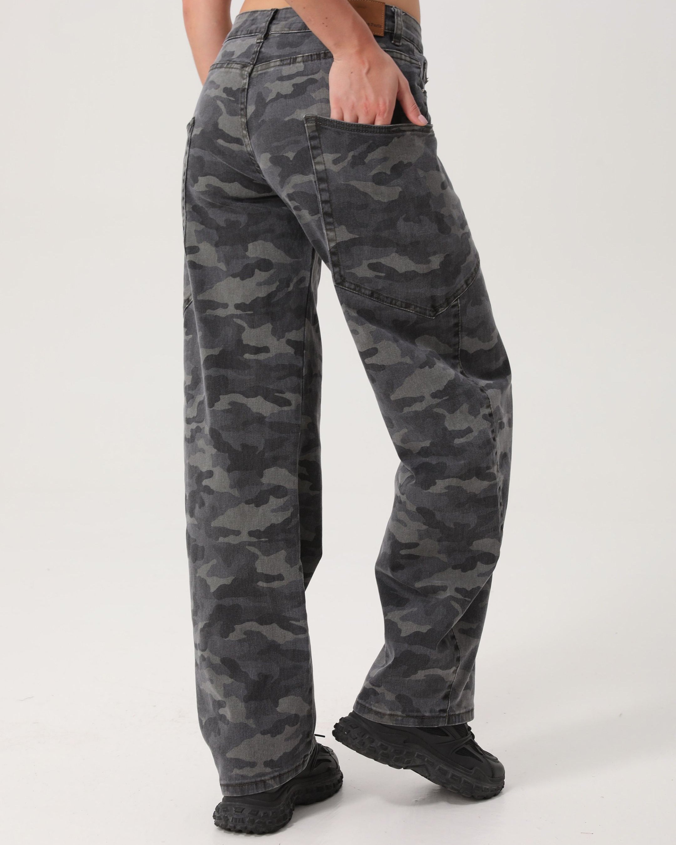 SeeSee Paris | Barrel jeans met zijzakken Luce Army