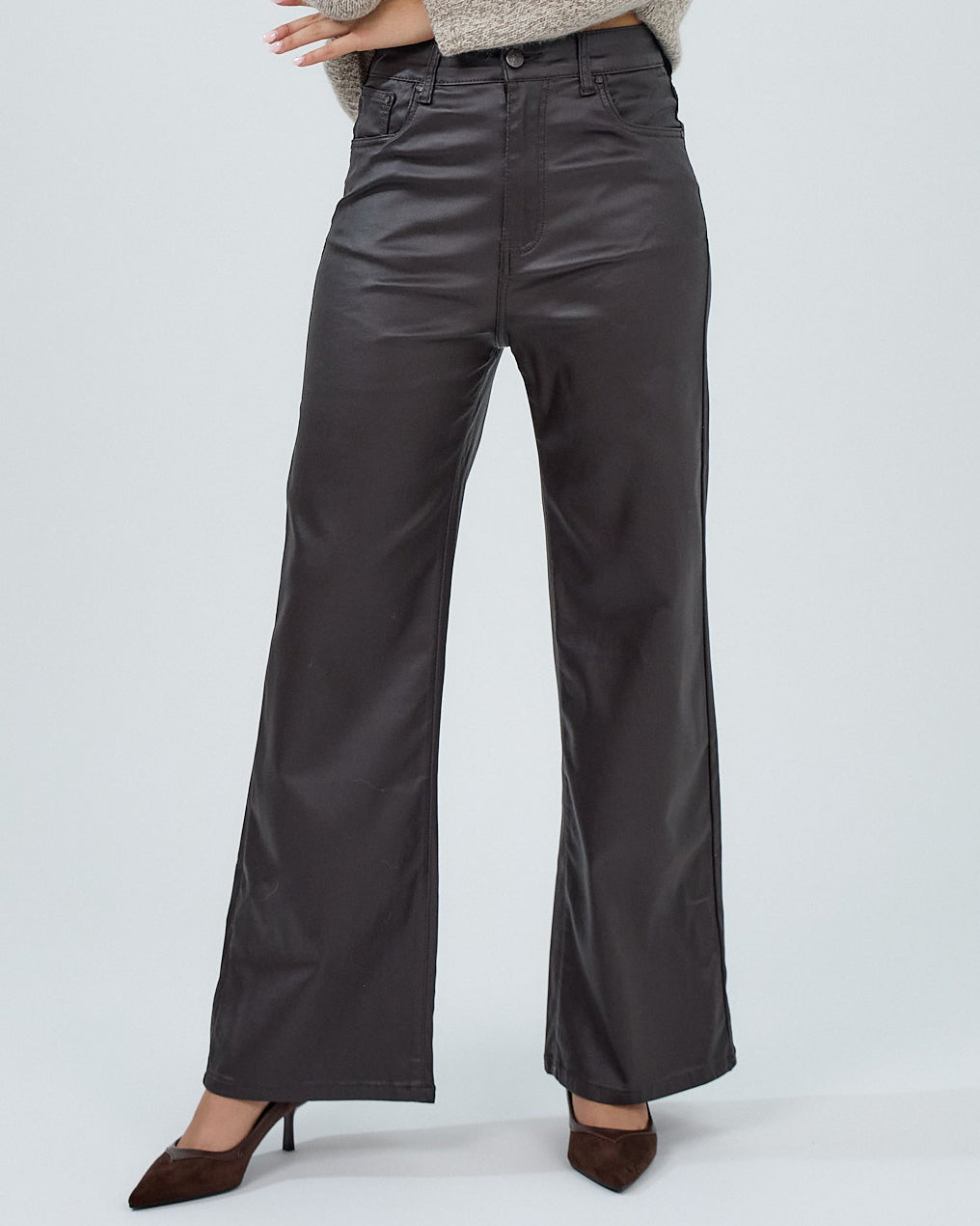 Ana & Lucy | Leatherlook wide leg broek Corinne Donkerbruin