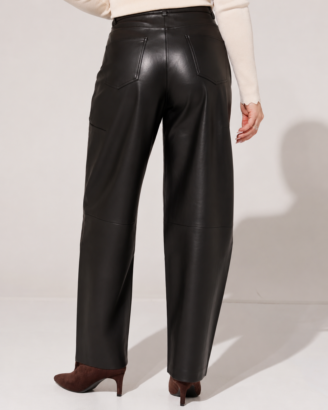 VS Miss | Leatherlook barrel broek Hazel-1 Zwart