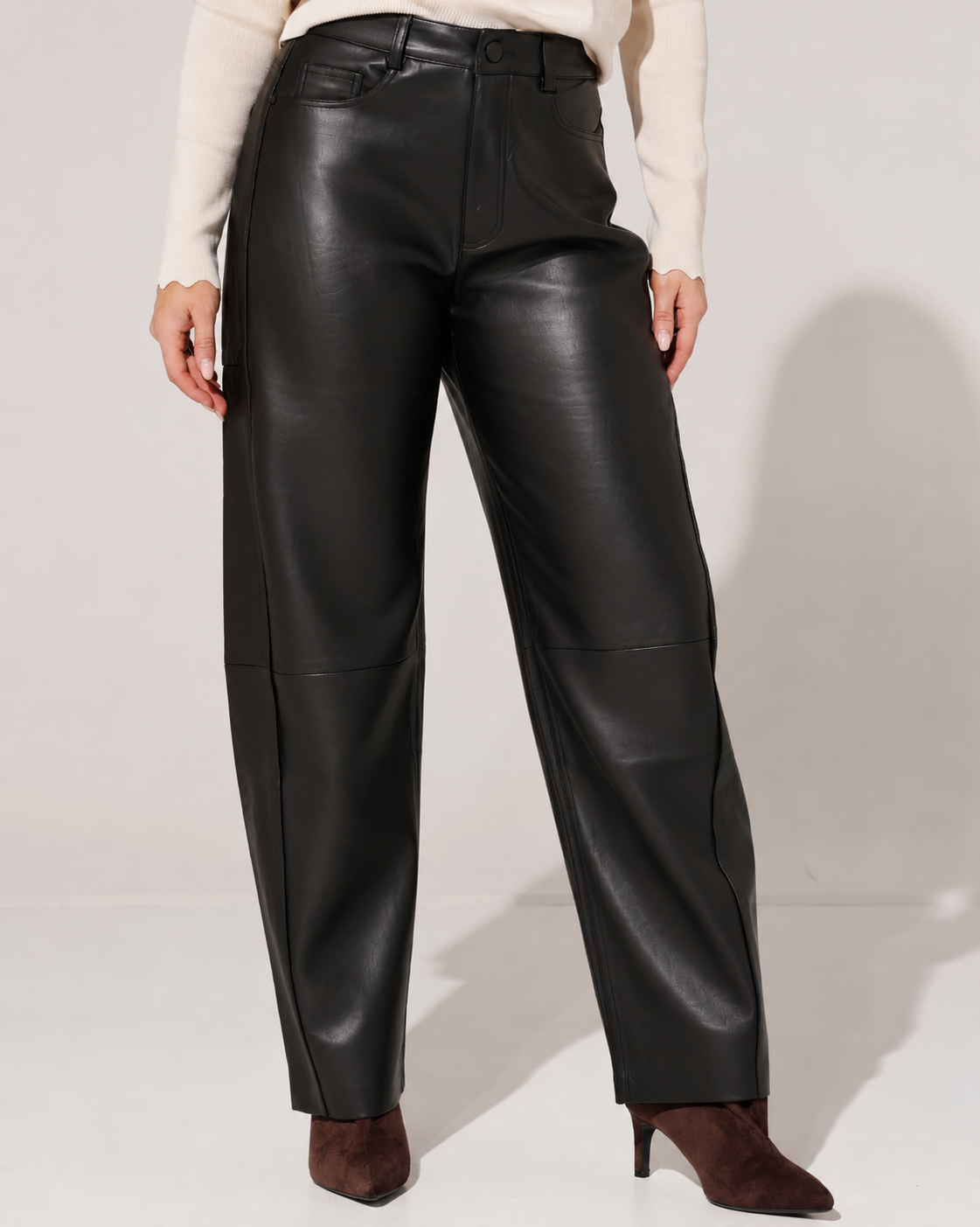 VS Miss | Leatherlook barrel broek Hazel-1 Zwart