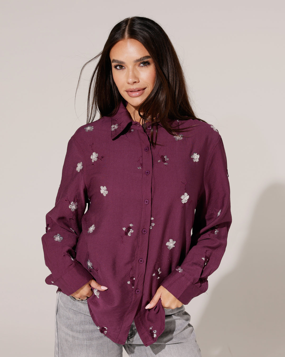 Blouse met bloemen van pailletten Ansh Paars