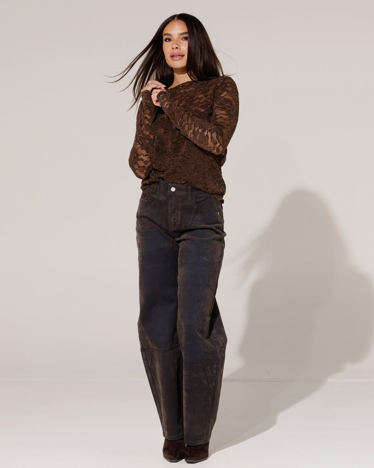 Laulia | Barrel jeans in velvet Vivey Donkerbruin